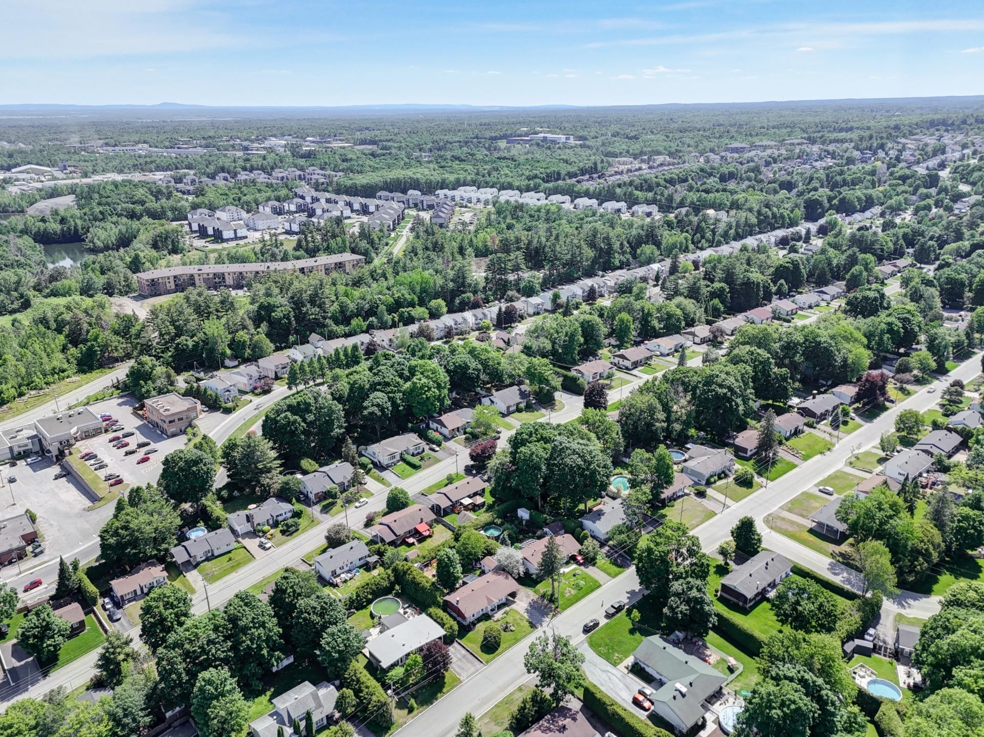 









907


Rue Desjardins

,
Saint-Jérôme,




QC
J5L1K9

