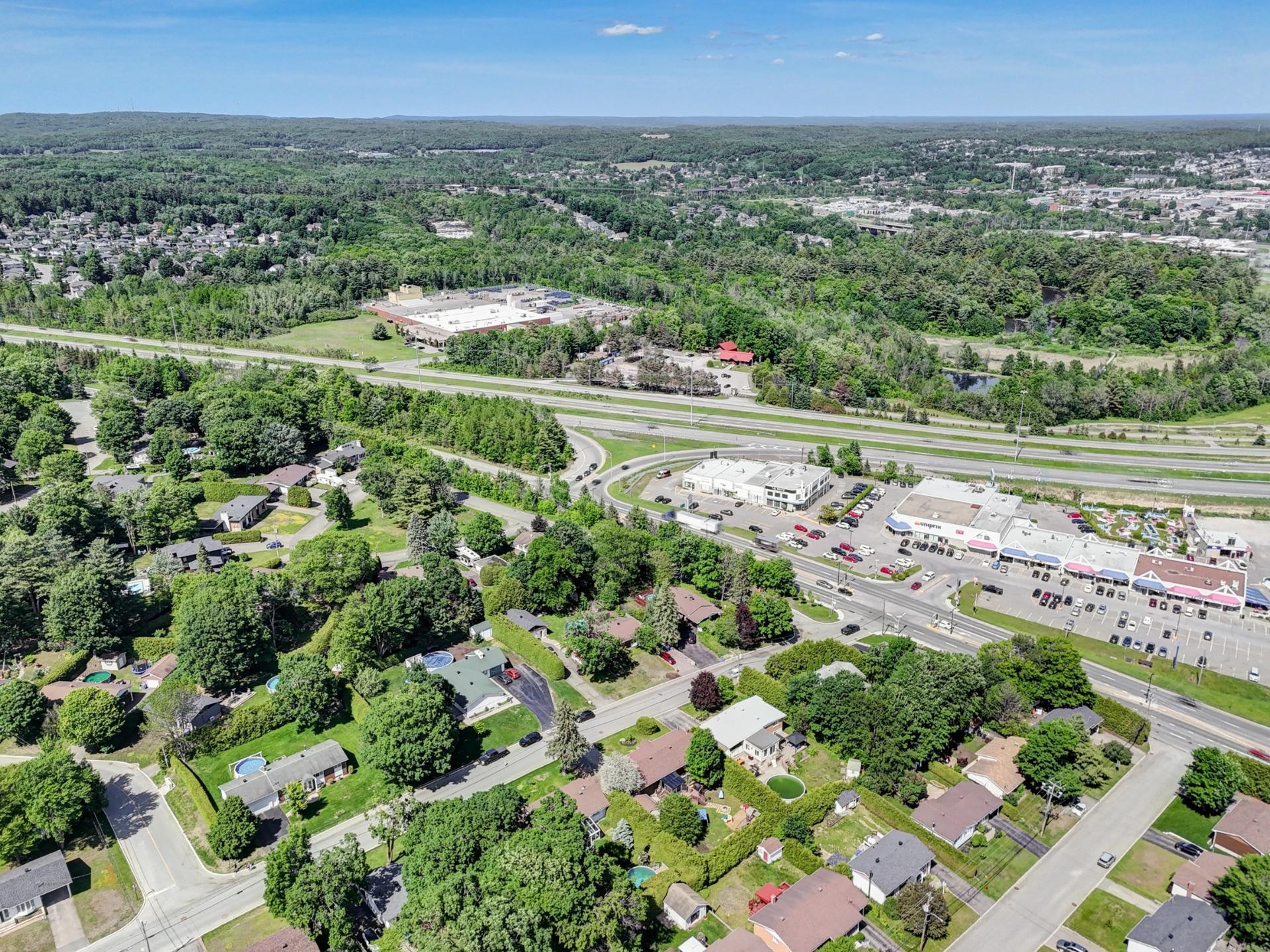 









907


Rue Desjardins

,
Saint-Jérôme,




QC
J5L1K9

