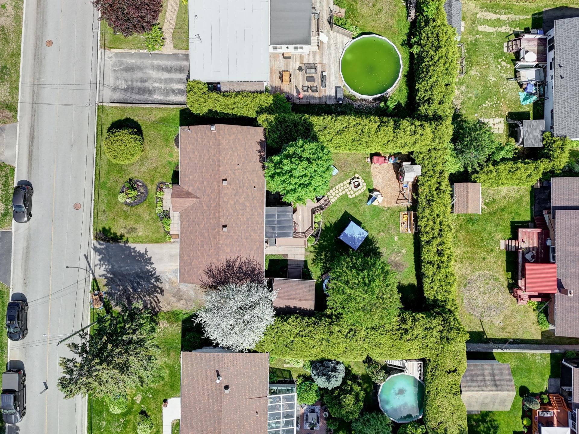 









907


Rue Desjardins

,
Saint-Jérôme,




QC
J5L1K9

