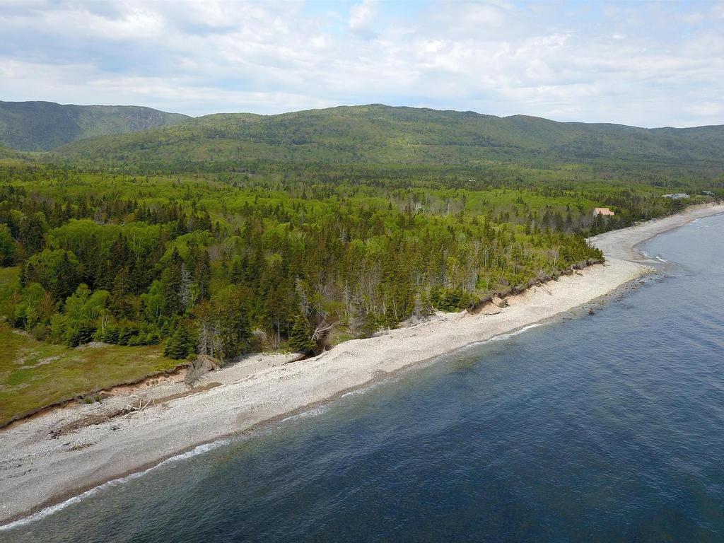 












44435 Cabot Trail

,
Little River,




NS
B0C 1H0

