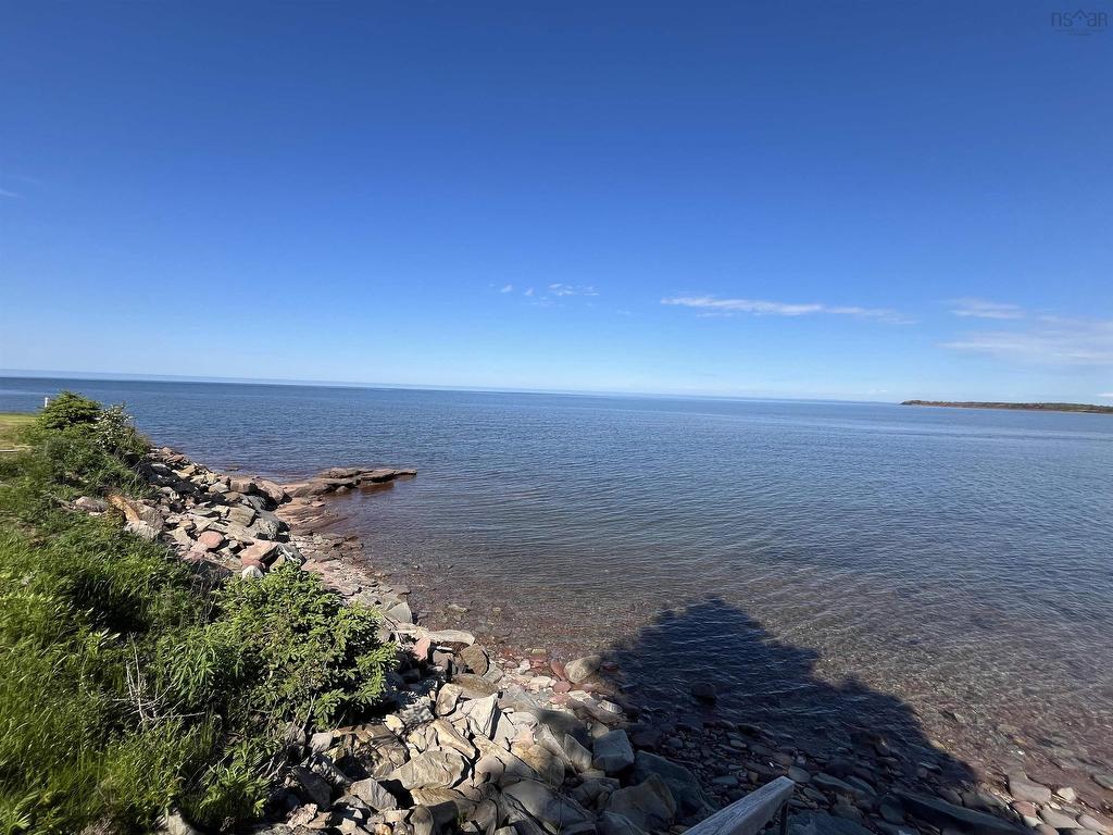 












376 Smith Point Road

,
Fox Harbour,




NS
B0K 1Y0

