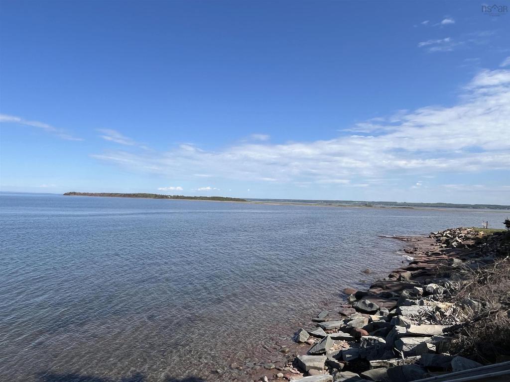 












376 Smith Point Road

,
Fox Harbour,




NS
B0K 1Y0

