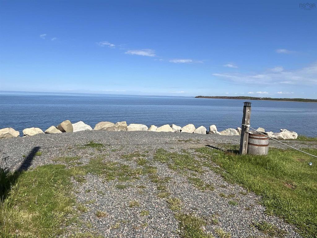 












376 Smith Point Road

,
Fox Harbour,




NS
B0K 1Y0

