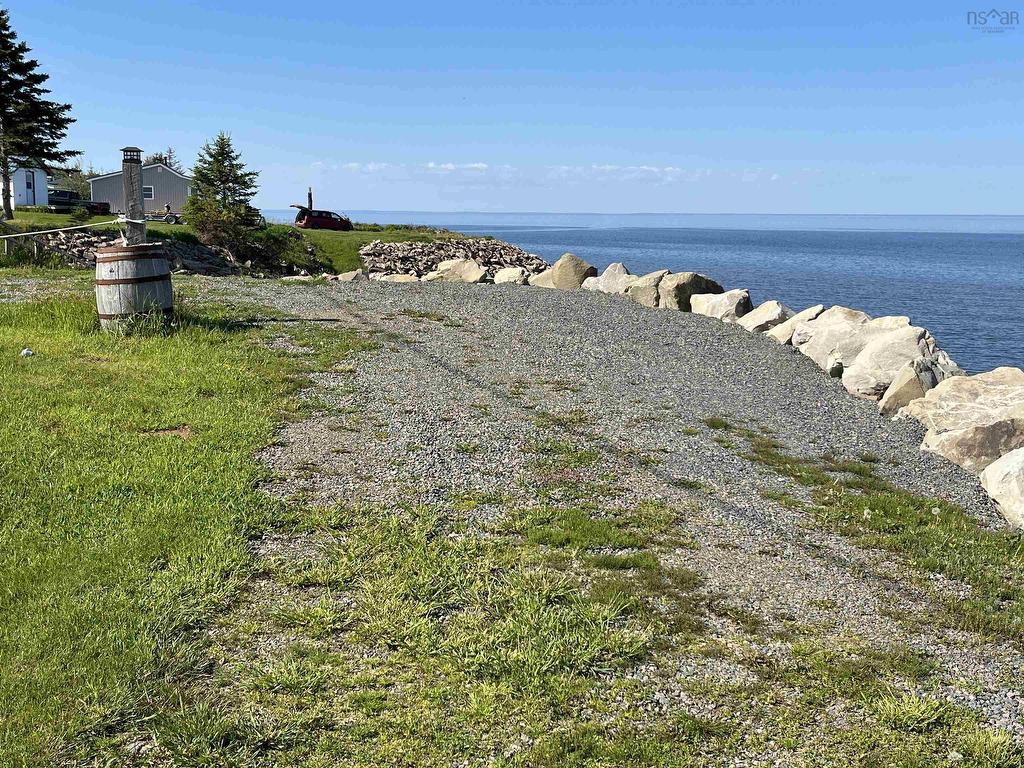 












376 Smith Point Road

,
Fox Harbour,




NS
B0K 1Y0

