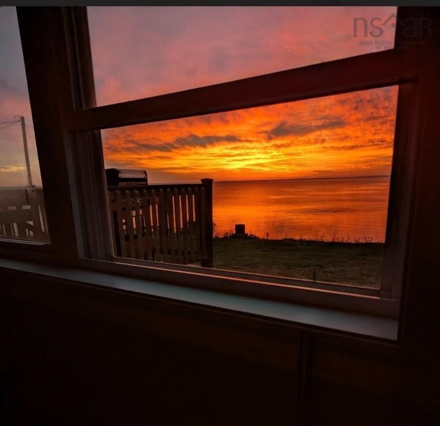 












376 Smith Point Road

,
Fox Harbour,




NS
B0K 1Y0

