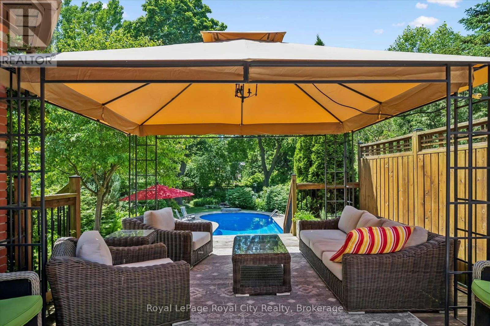 












47 CALEDONIA STREET

,
Guelph (Dovercliffe Park/Old University),




Ontario
N1G2C8

