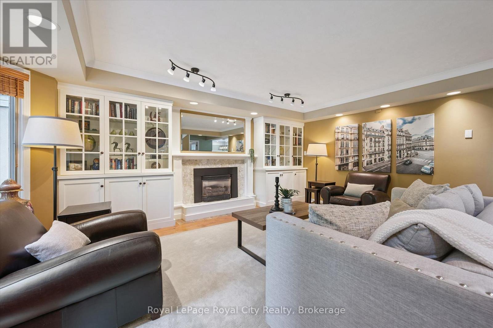 












47 CALEDONIA STREET

,
Guelph (Dovercliffe Park/Old University),




Ontario
N1G2C8

