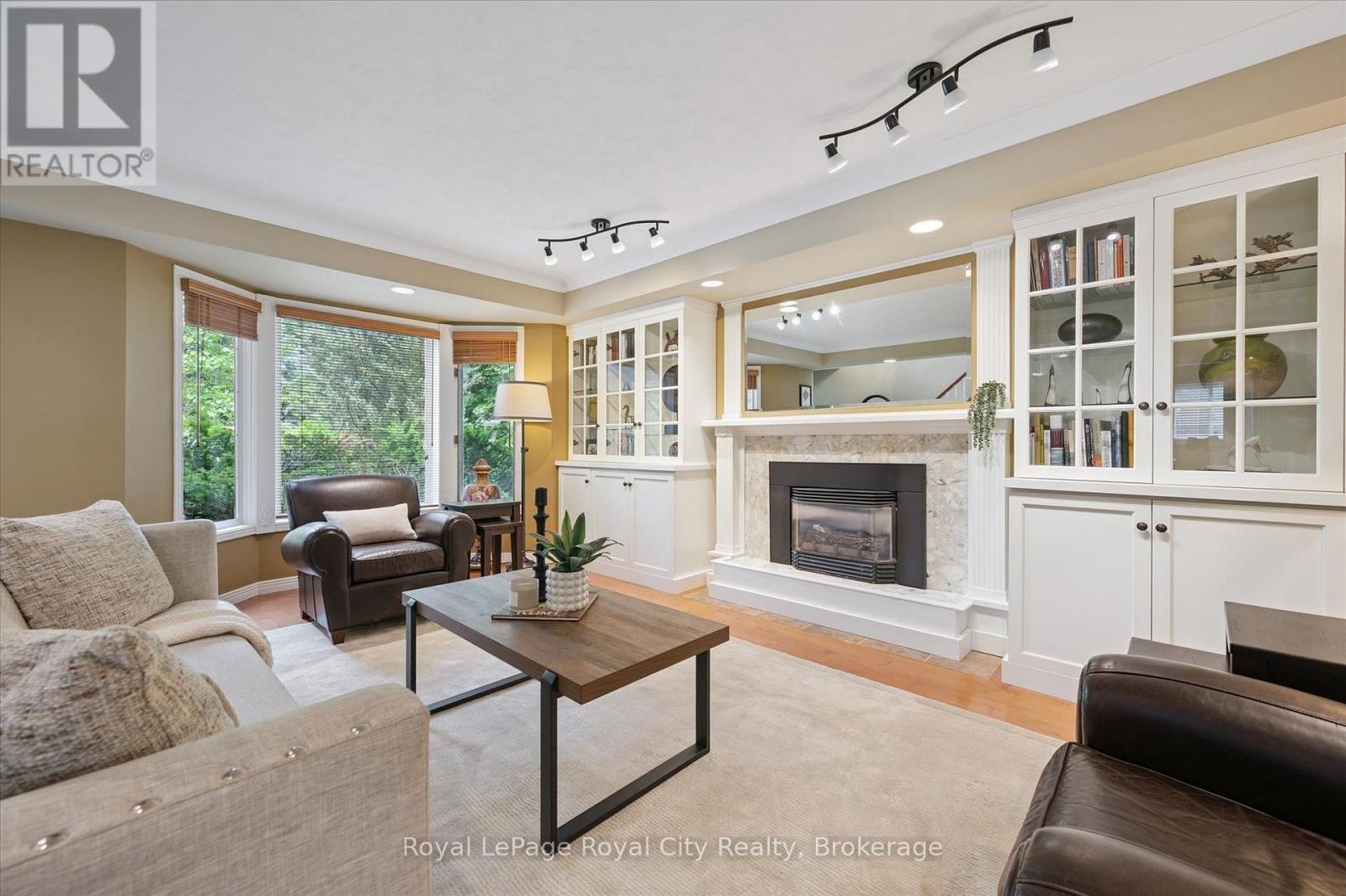 












47 CALEDONIA STREET

,
Guelph (Dovercliffe Park/Old University),




Ontario
N1G2C8

