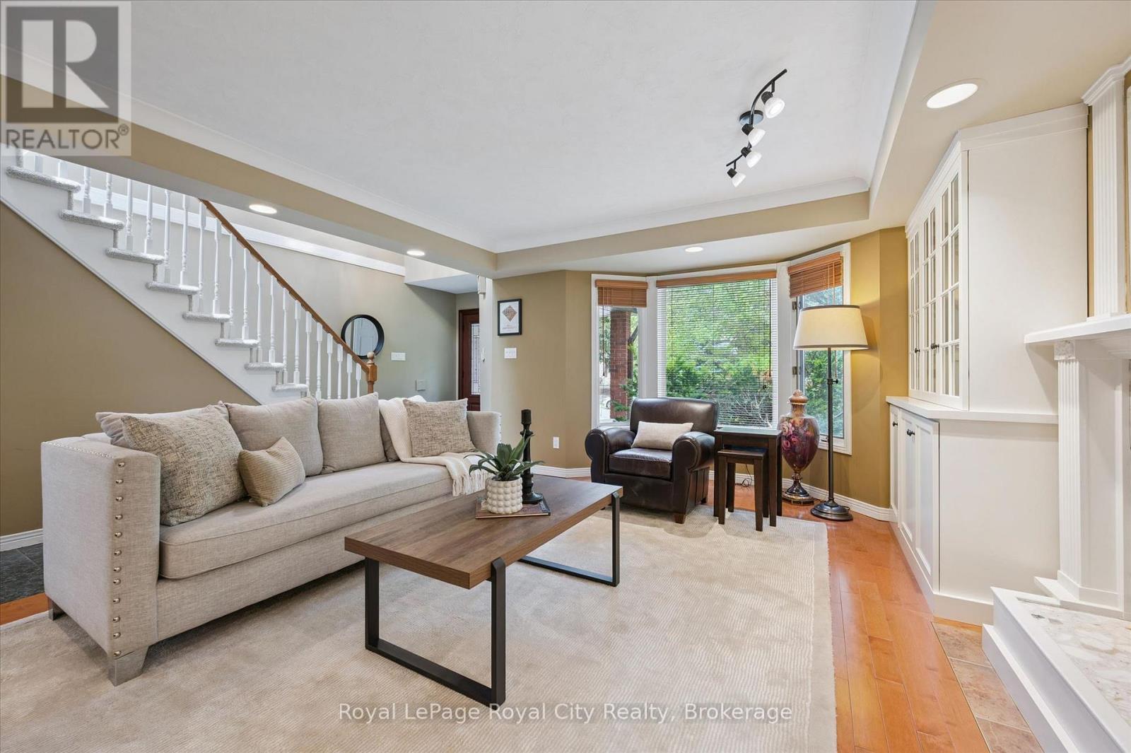 












47 CALEDONIA STREET

,
Guelph (Dovercliffe Park/Old University),




Ontario
N1G2C8


