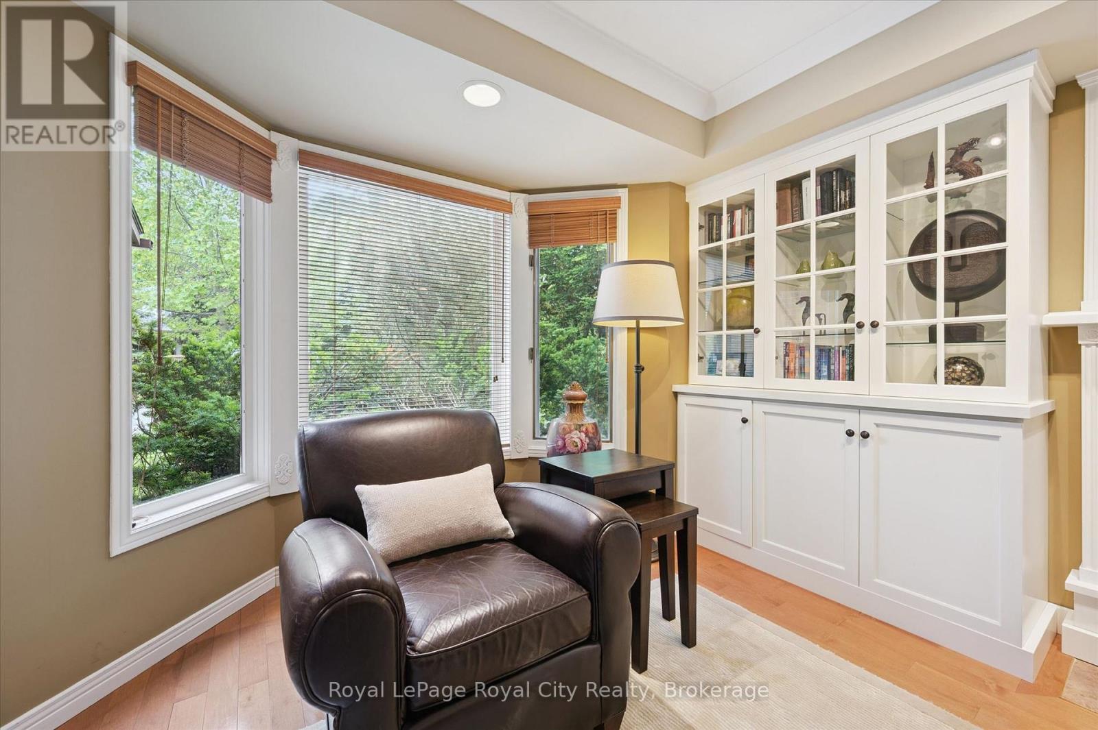 












47 CALEDONIA STREET

,
Guelph (Dovercliffe Park/Old University),




Ontario
N1G2C8

