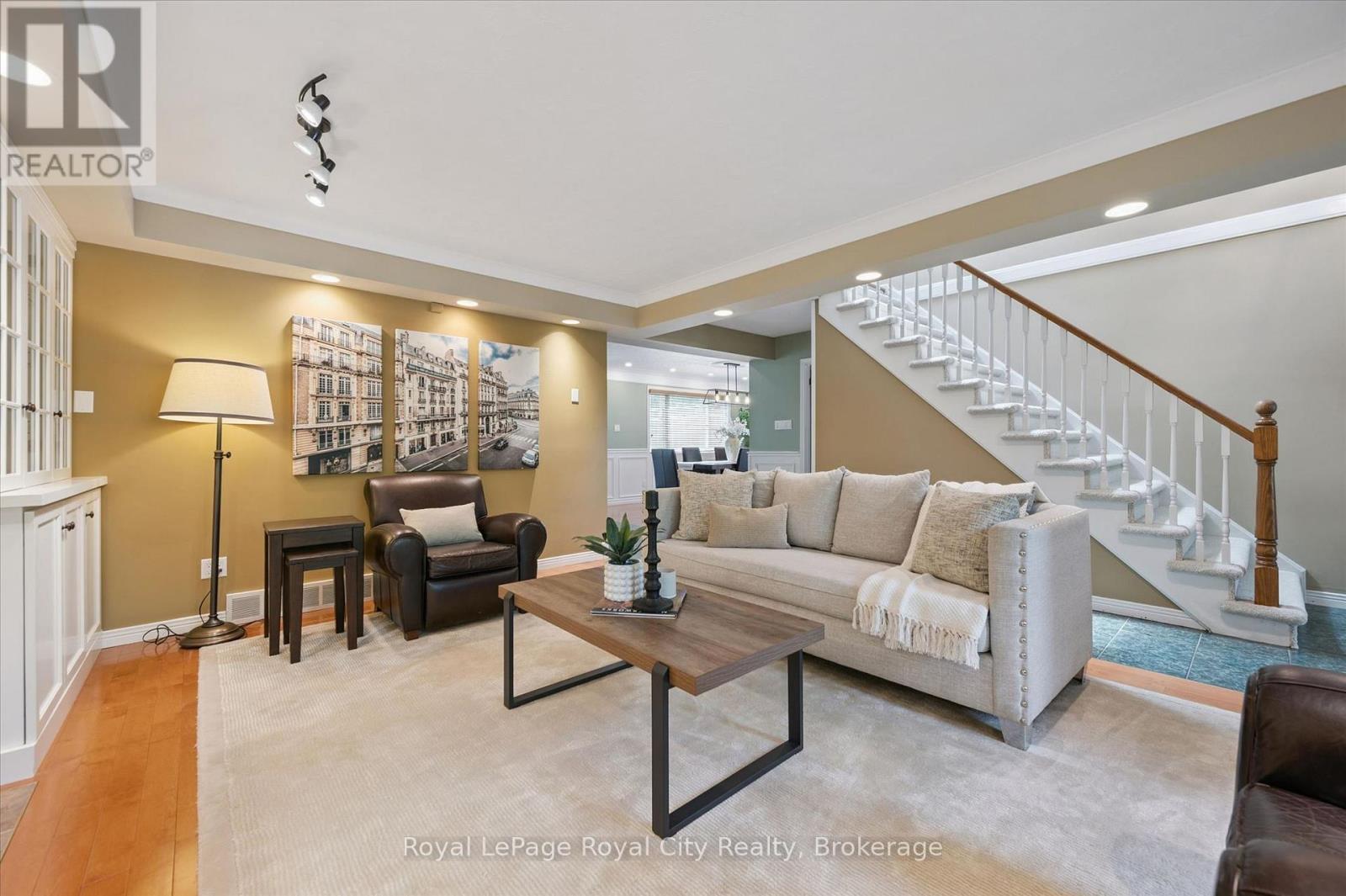 












47 CALEDONIA STREET

,
Guelph (Dovercliffe Park/Old University),




Ontario
N1G2C8

