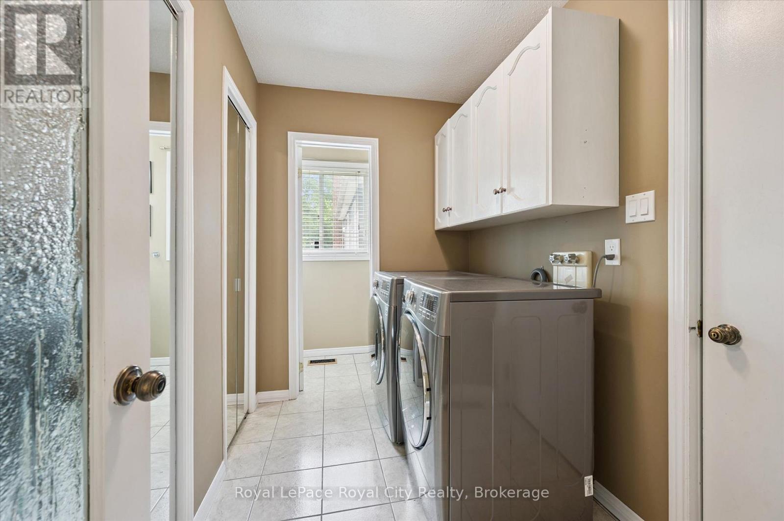 












47 CALEDONIA STREET

,
Guelph (Dovercliffe Park/Old University),




Ontario
N1G2C8

