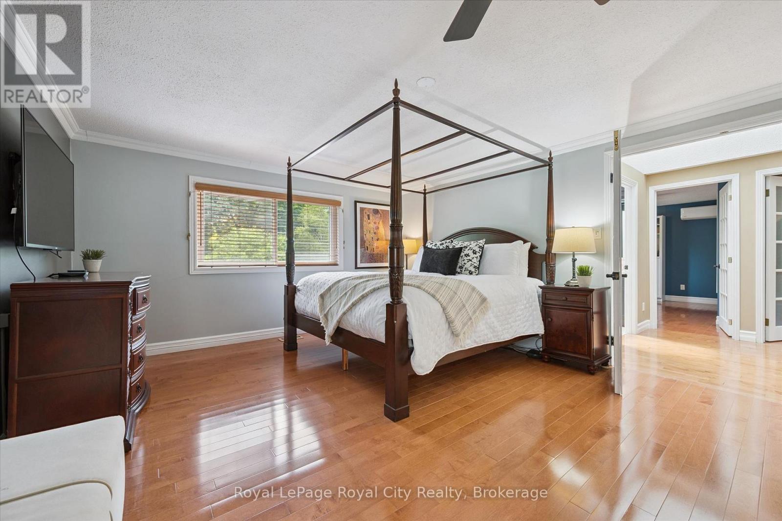 












47 CALEDONIA STREET

,
Guelph (Dovercliffe Park/Old University),




Ontario
N1G2C8

