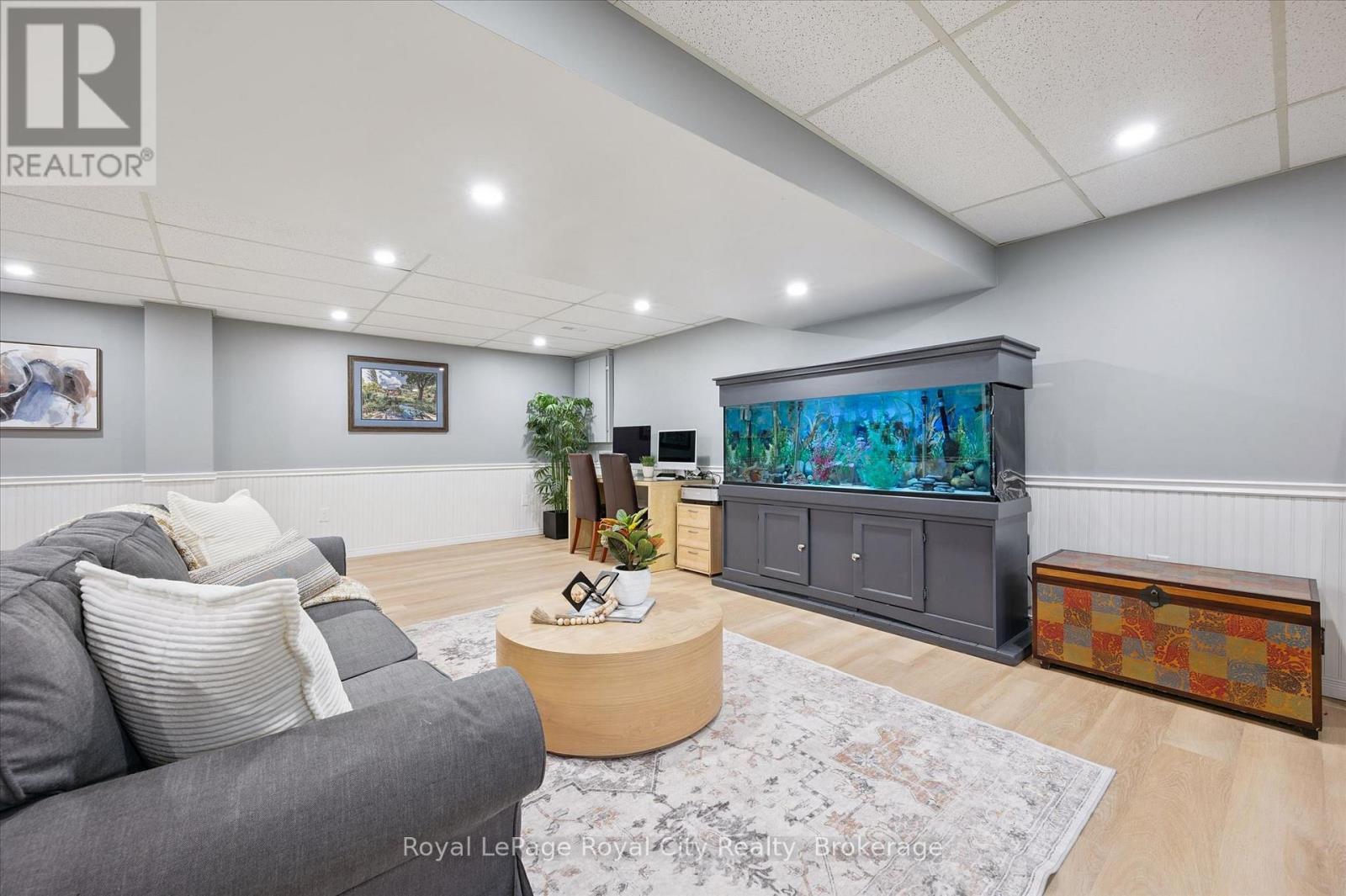 












47 CALEDONIA STREET

,
Guelph (Dovercliffe Park/Old University),




Ontario
N1G2C8

