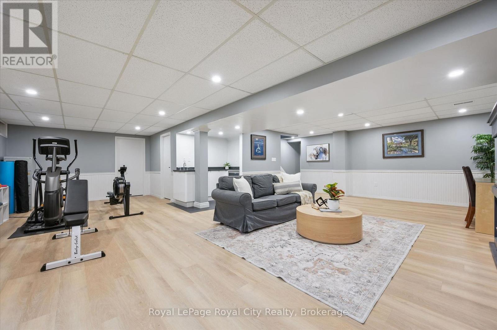












47 CALEDONIA STREET

,
Guelph (Dovercliffe Park/Old University),




Ontario
N1G2C8

