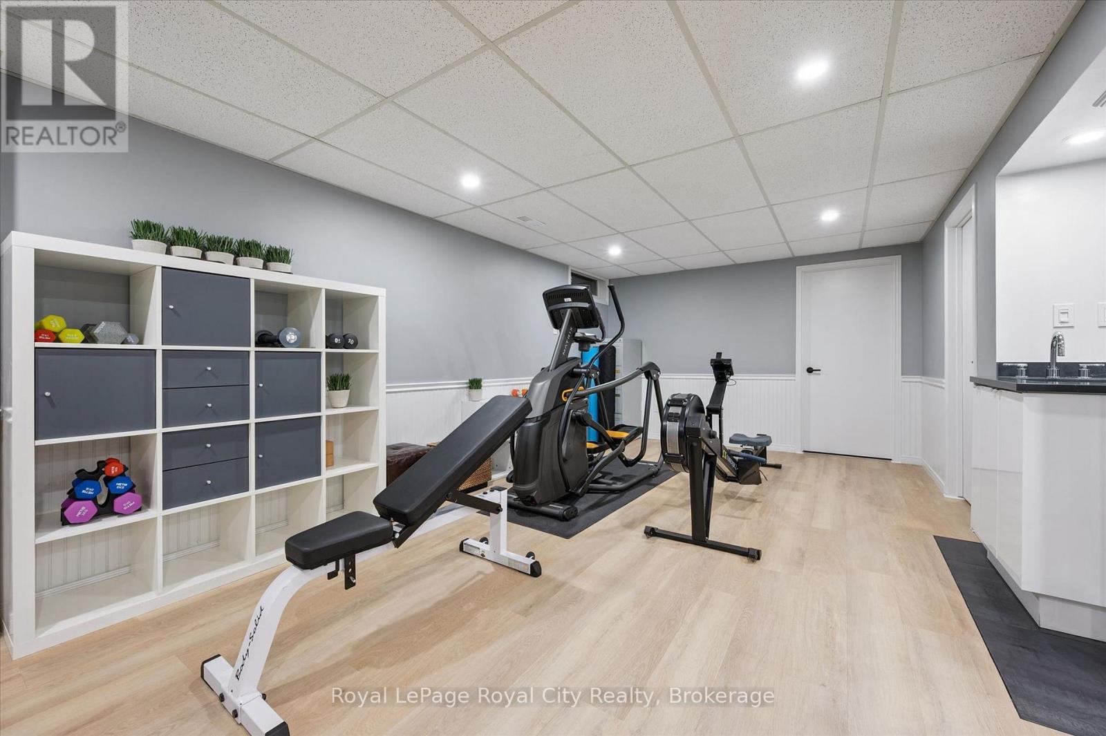 












47 CALEDONIA STREET

,
Guelph (Dovercliffe Park/Old University),




Ontario
N1G2C8

