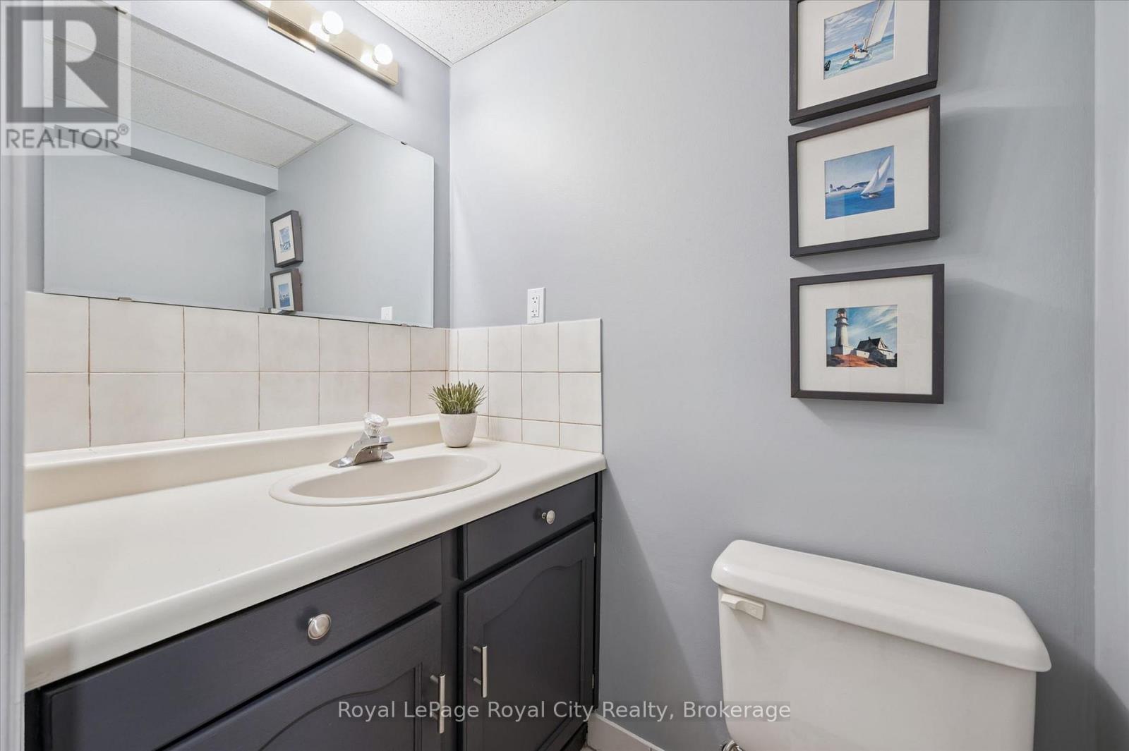 












47 CALEDONIA STREET

,
Guelph (Dovercliffe Park/Old University),




Ontario
N1G2C8

