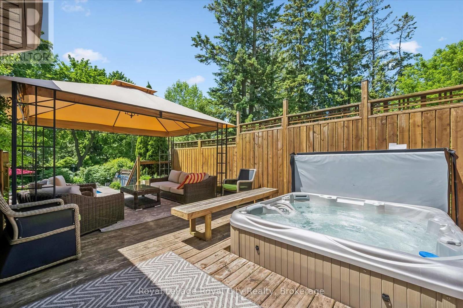 












47 CALEDONIA STREET

,
Guelph (Dovercliffe Park/Old University),




Ontario
N1G2C8

