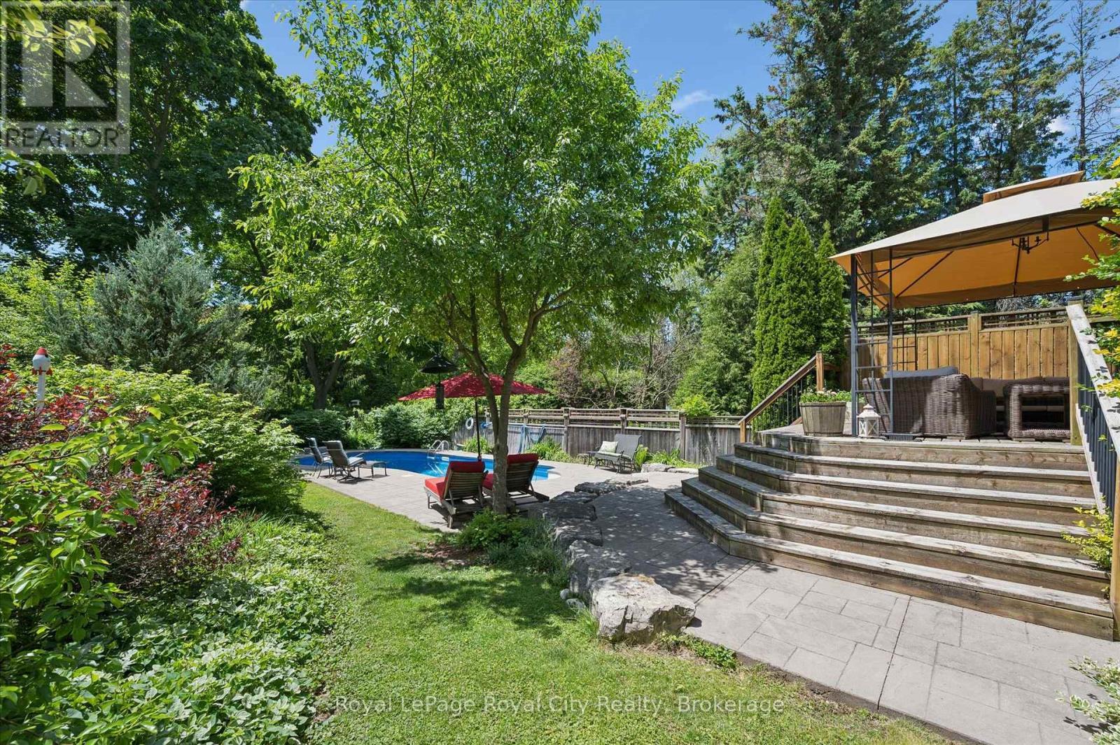 












47 CALEDONIA STREET

,
Guelph (Dovercliffe Park/Old University),




Ontario
N1G2C8

