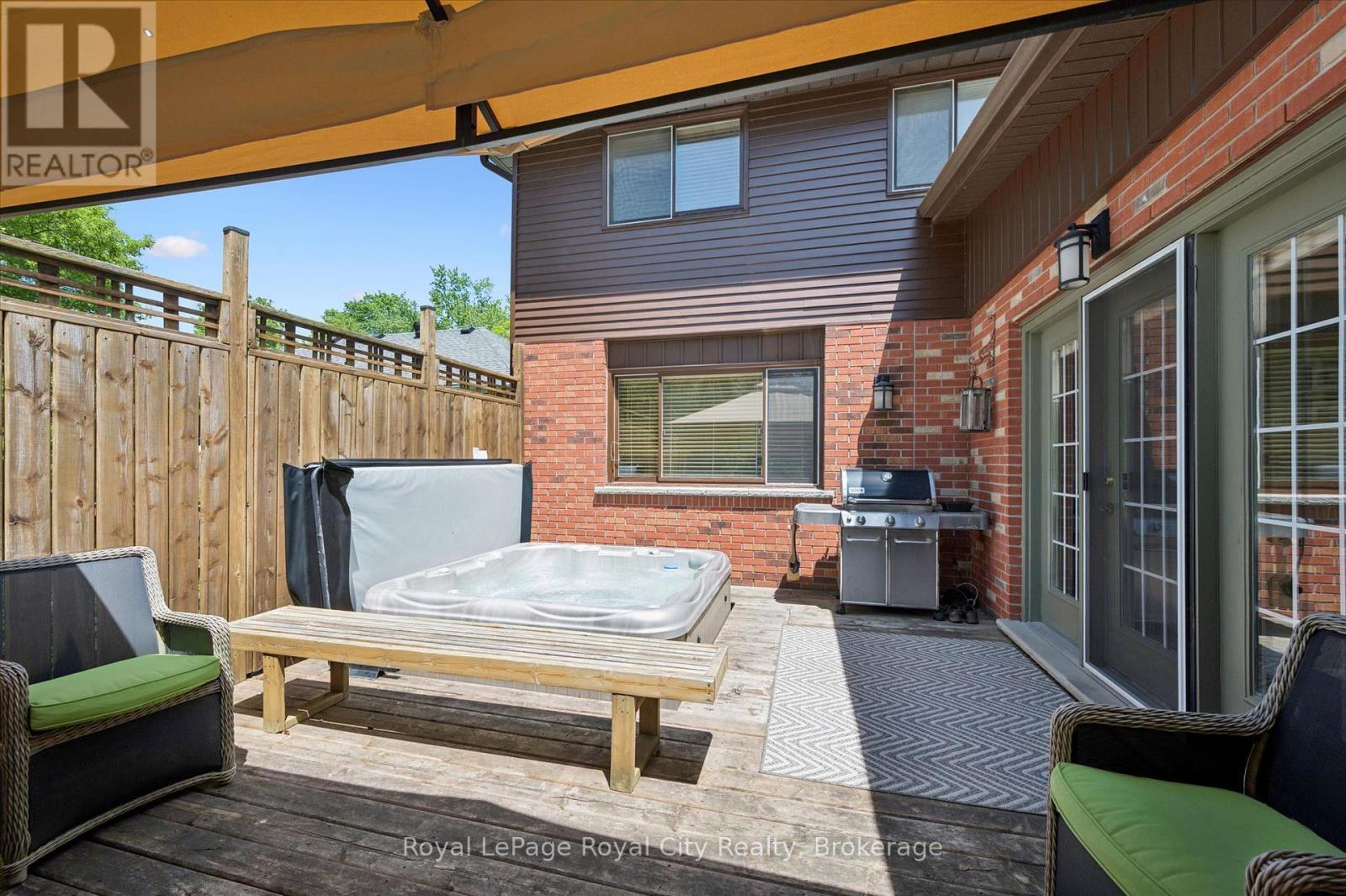 












47 CALEDONIA STREET

,
Guelph (Dovercliffe Park/Old University),




Ontario
N1G2C8

