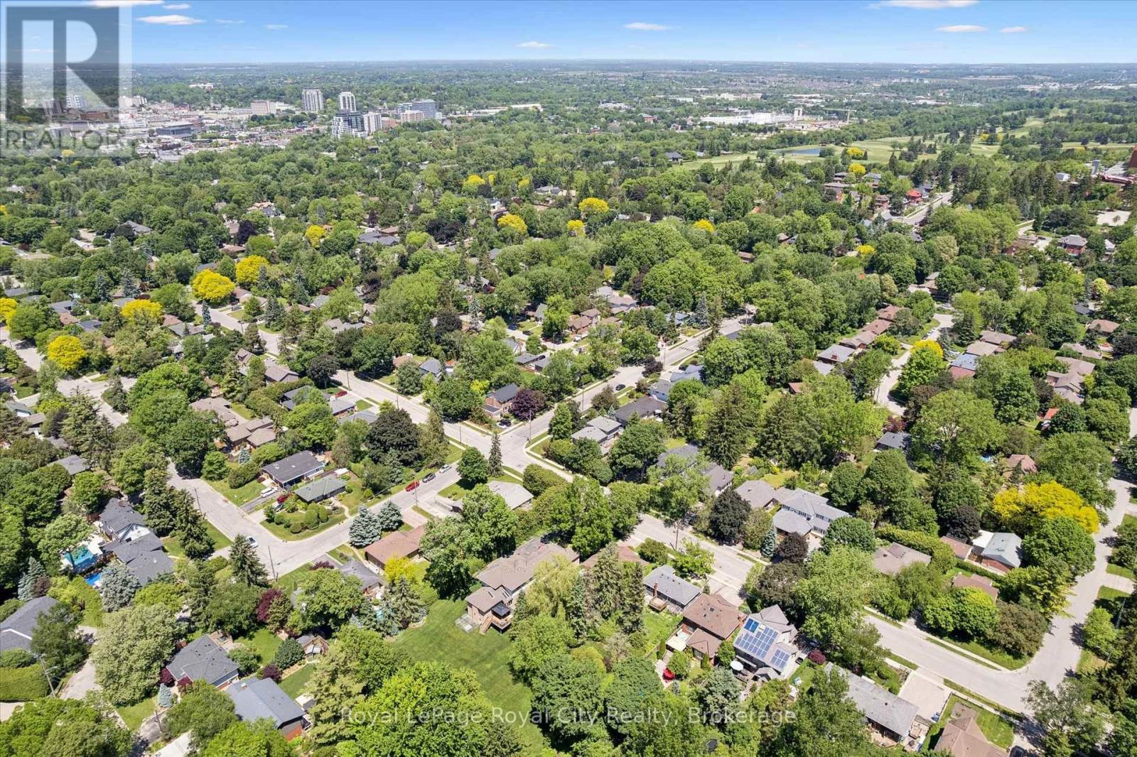 












47 CALEDONIA STREET

,
Guelph (Dovercliffe Park/Old University),




Ontario
N1G2C8

