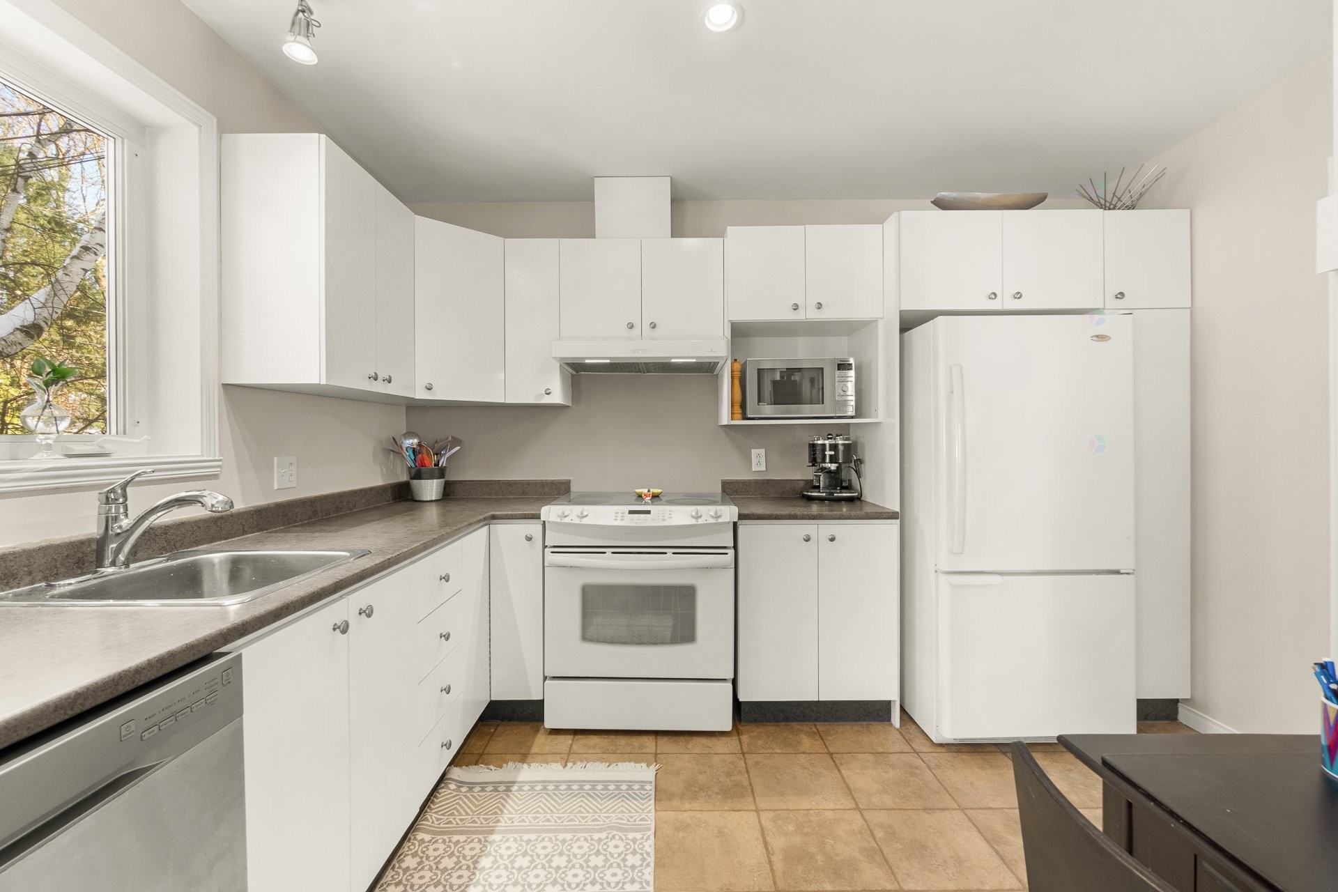 









6870


Rue François-Marguerie

,
Trois-Rivières,




QC
G8Y7E9

