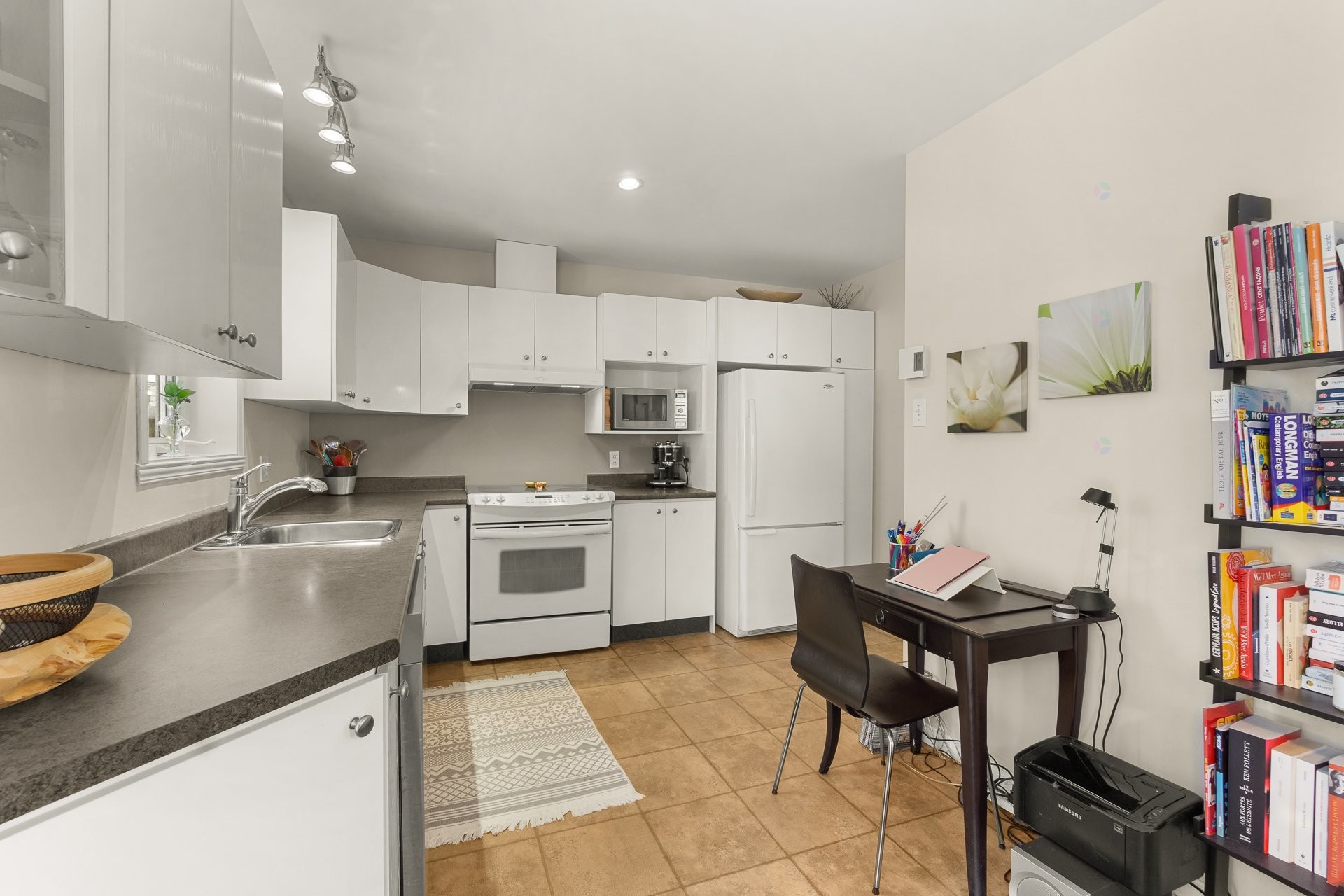 









6870


Rue François-Marguerie

,
Trois-Rivières,




QC
G8Y7E9

