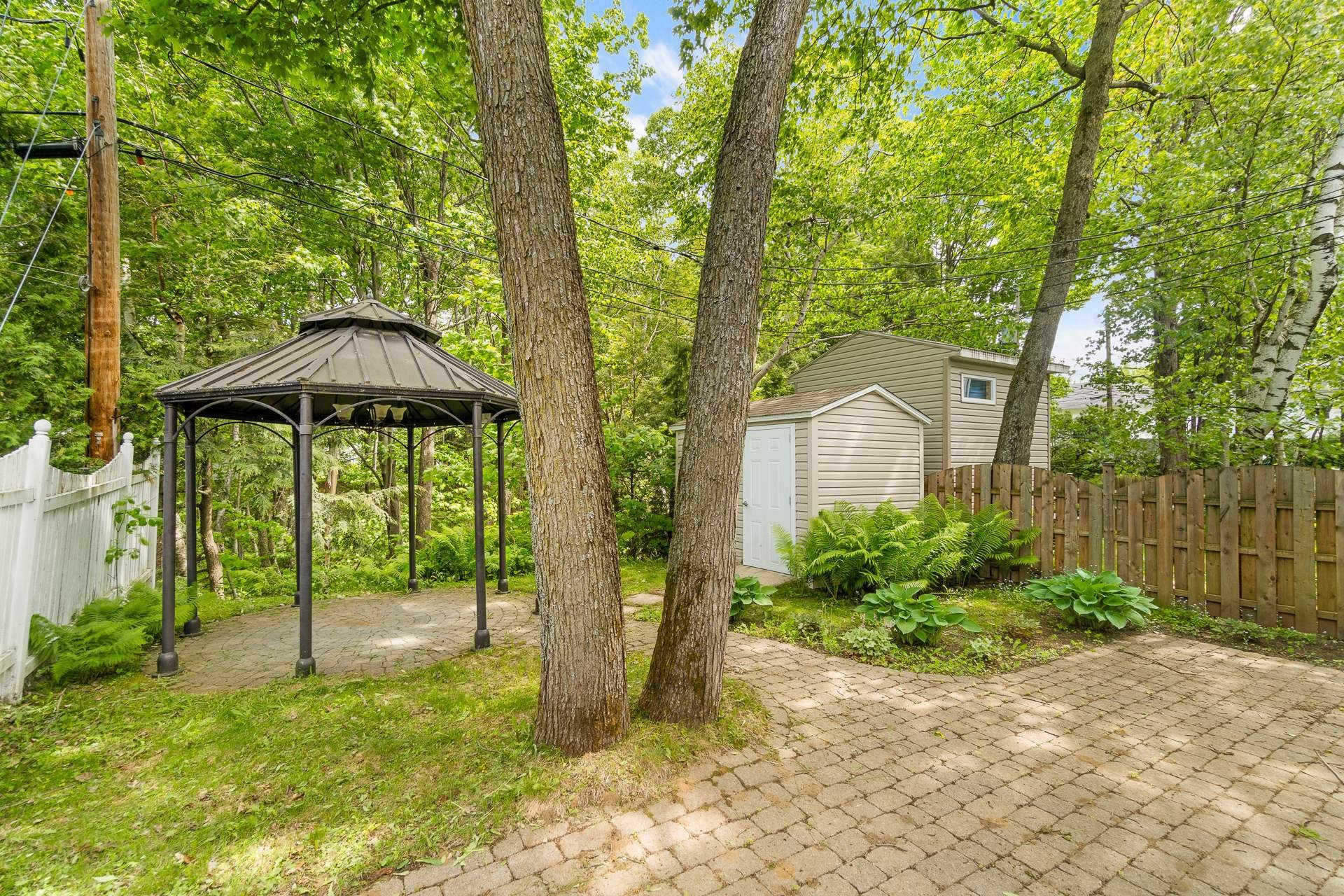 









6870


Rue François-Marguerie

,
Trois-Rivières,




QC
G8Y7E9

