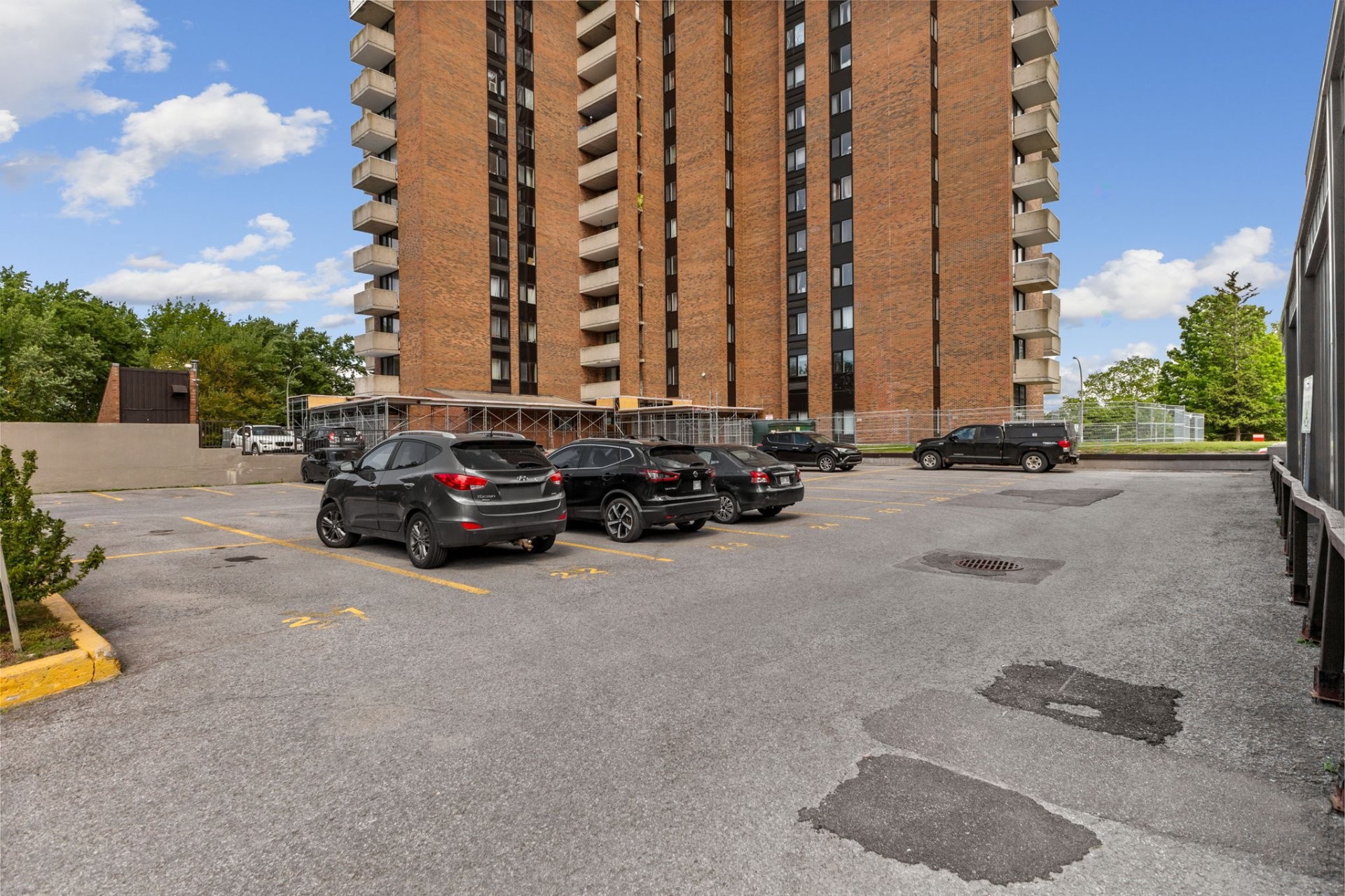 









285


Rue Laurier

, 1705,
Gatineau (Hull),




QC
J8X3W9


