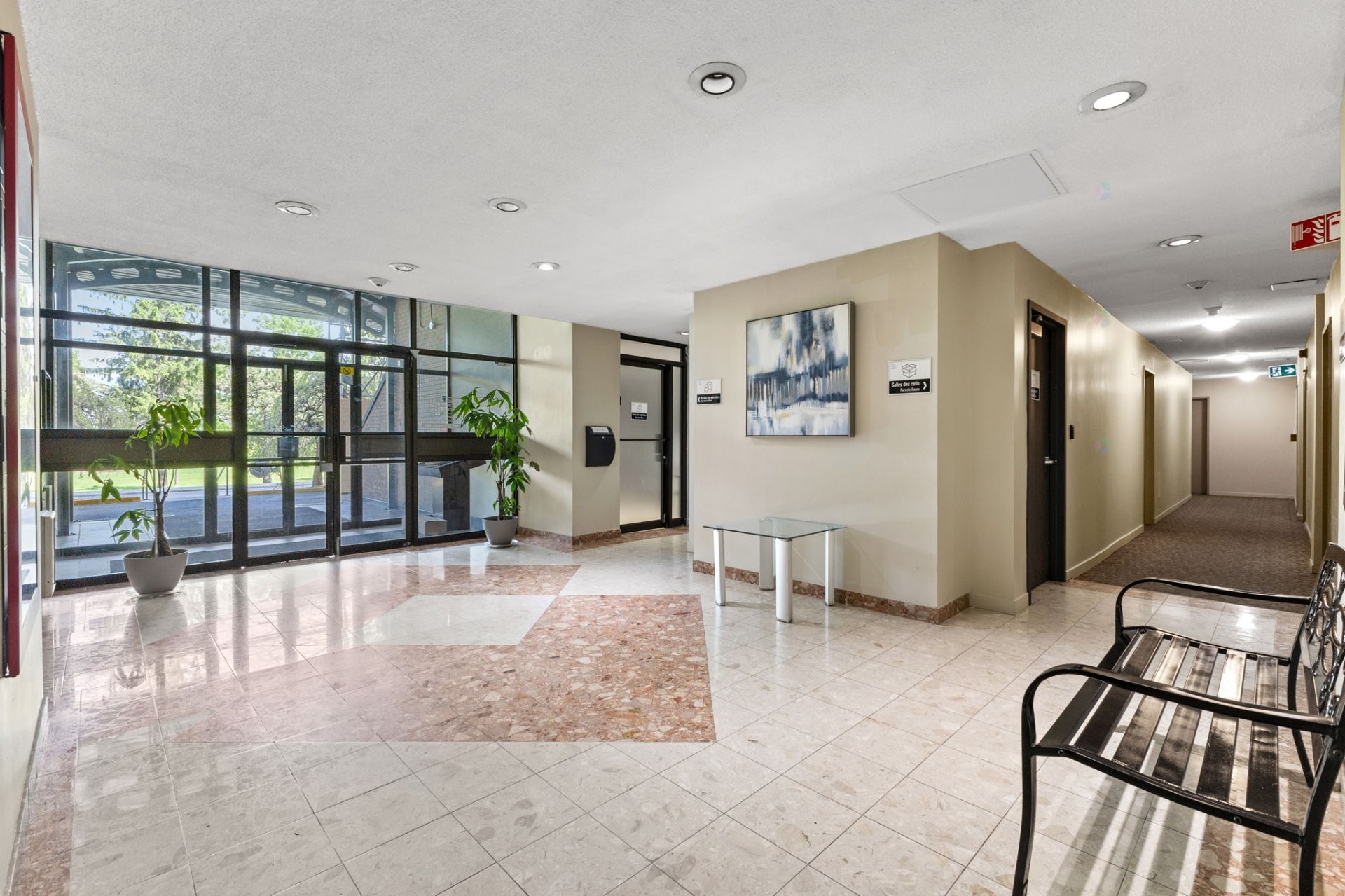 









285


Rue Laurier

, 1705,
Gatineau (Hull),




QC
J8X3W9


