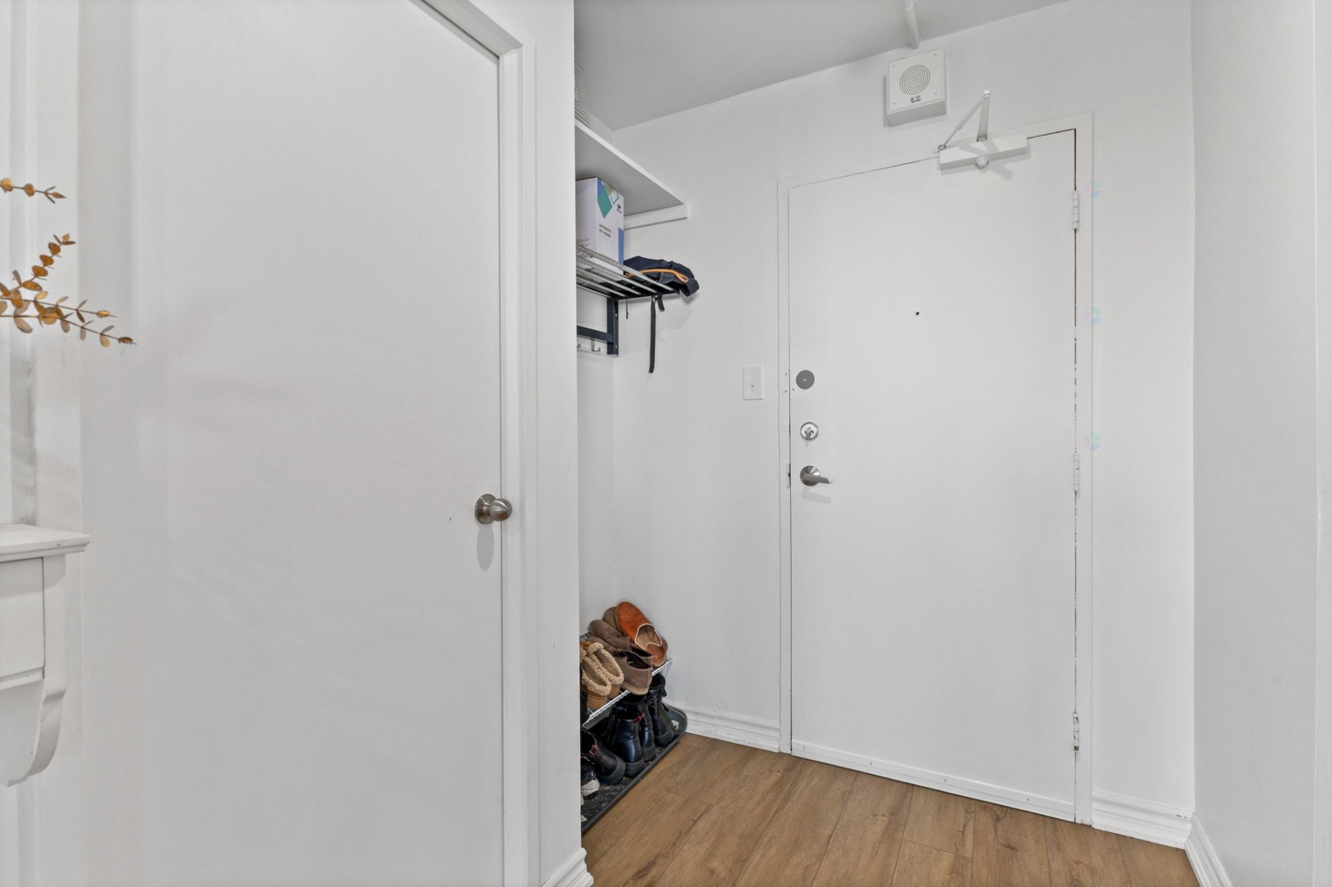 









285


Rue Laurier

, 1705,
Gatineau (Hull),




QC
J8X3W9

