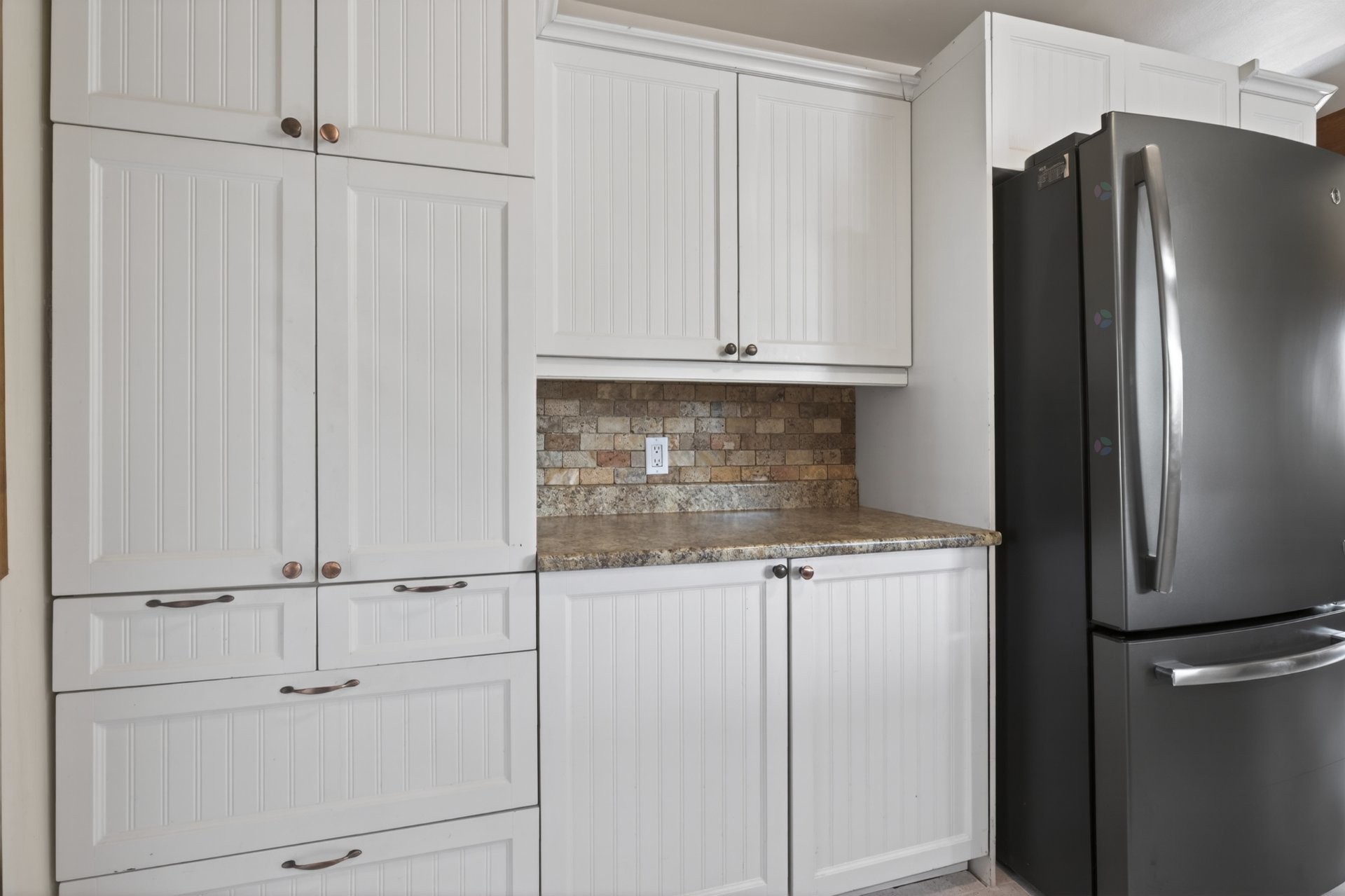 









661


Rue Matawin

,
Saint-Michel-des-Saints,




QC
J0K3B0

