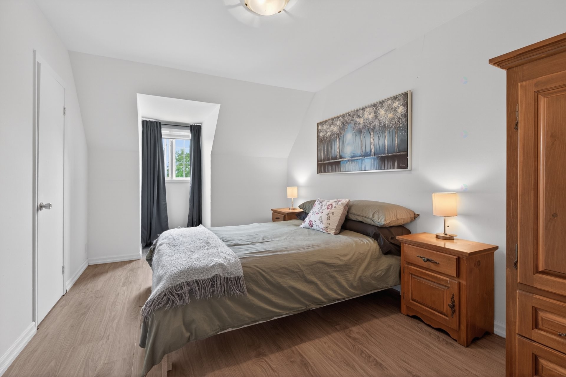 









661


Rue Matawin

,
Saint-Michel-des-Saints,




QC
J0K3B0

