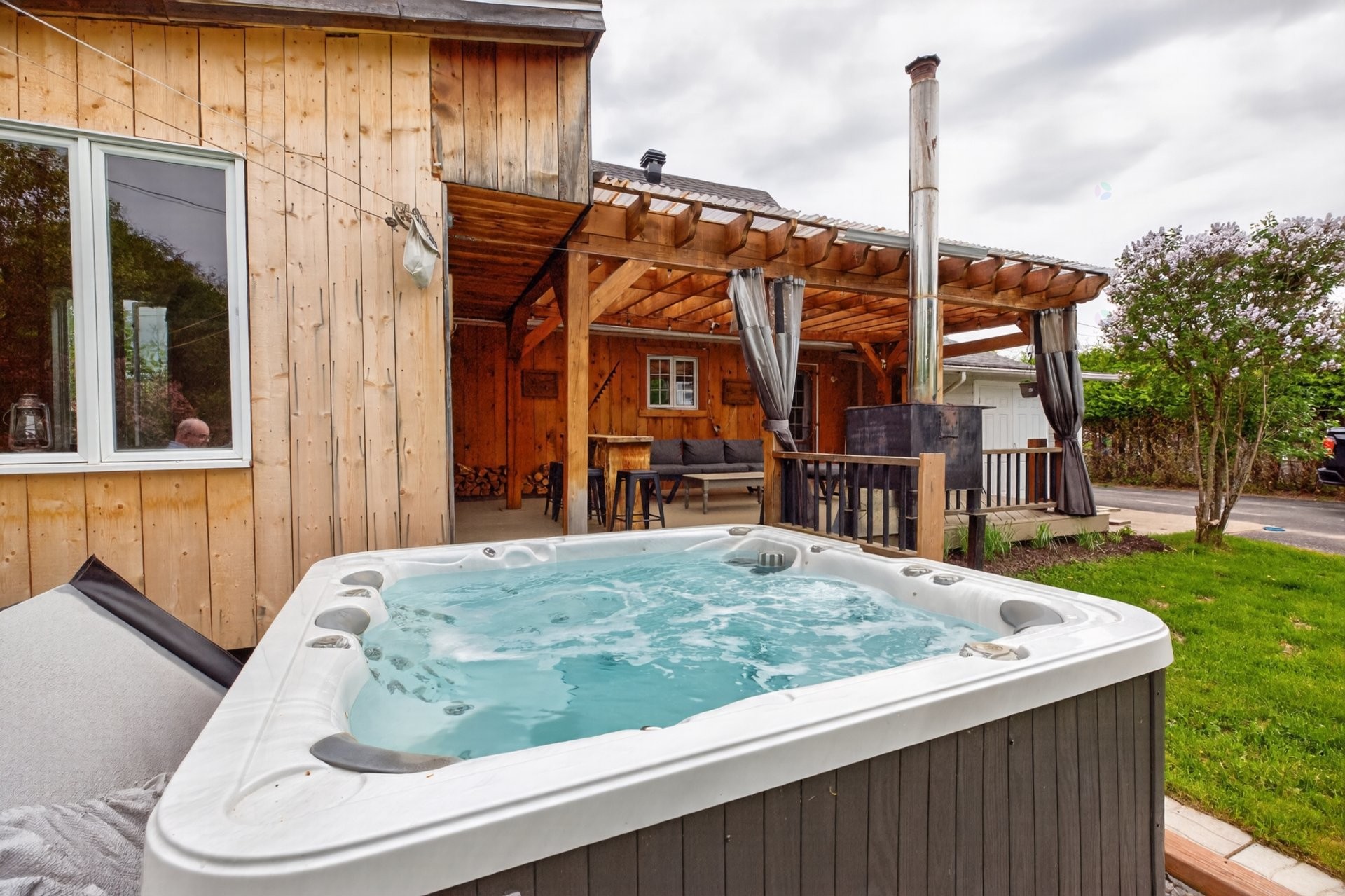 









661


Rue Matawin

,
Saint-Michel-des-Saints,




QC
J0K3B0


