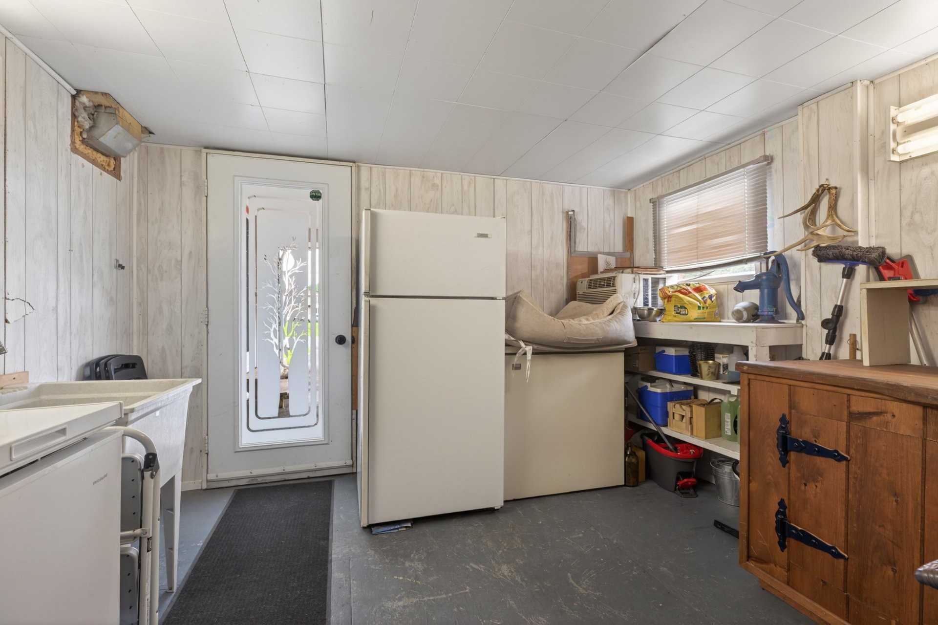 









661


Rue Matawin

,
Saint-Michel-des-Saints,




QC
J0K3B0

