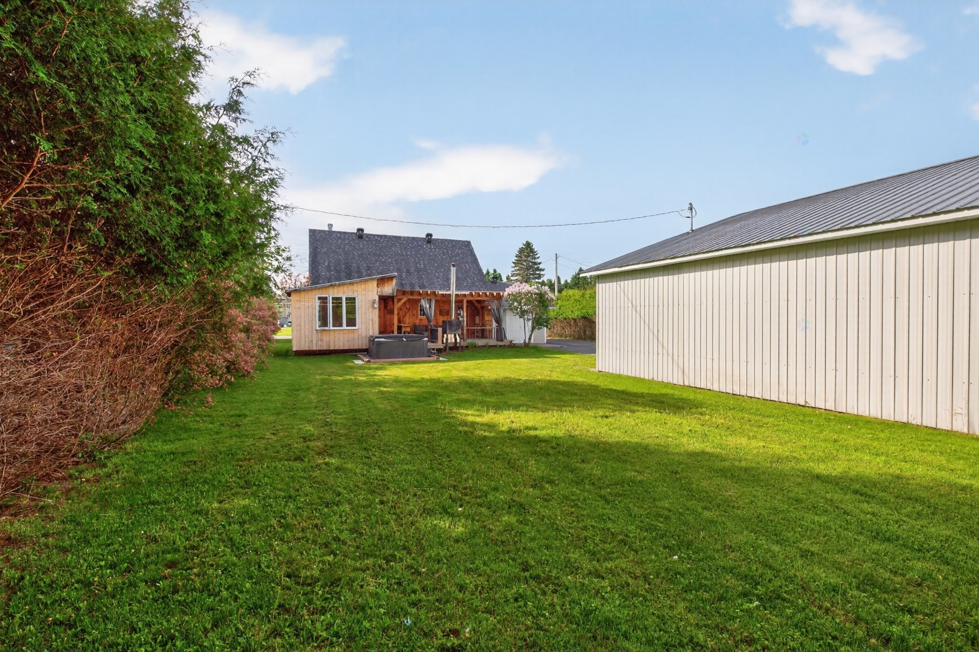 









661


Rue Matawin

,
Saint-Michel-des-Saints,




QC
J0K3B0

