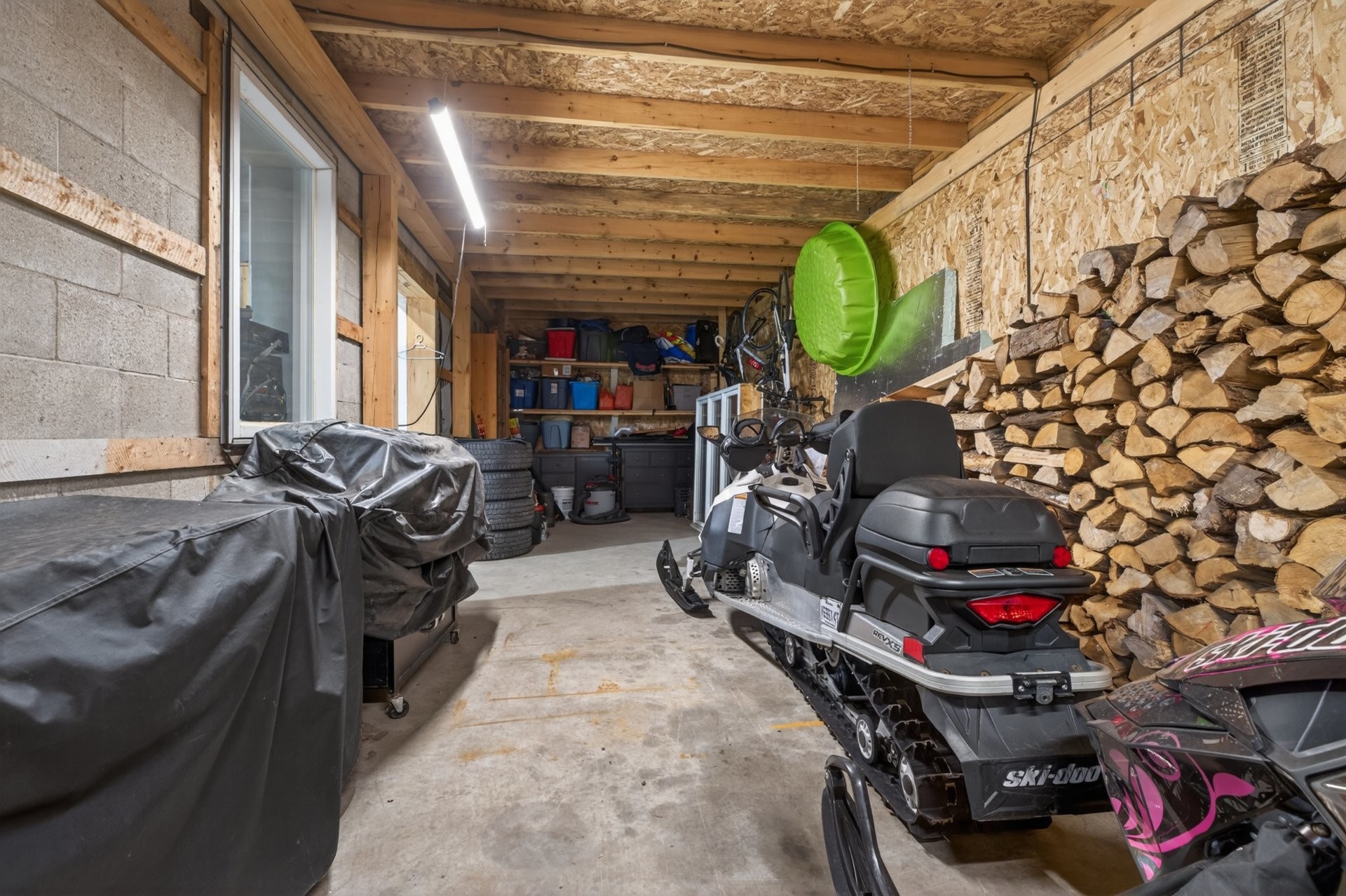 









661


Rue Matawin

,
Saint-Michel-des-Saints,




QC
J0K3B0

