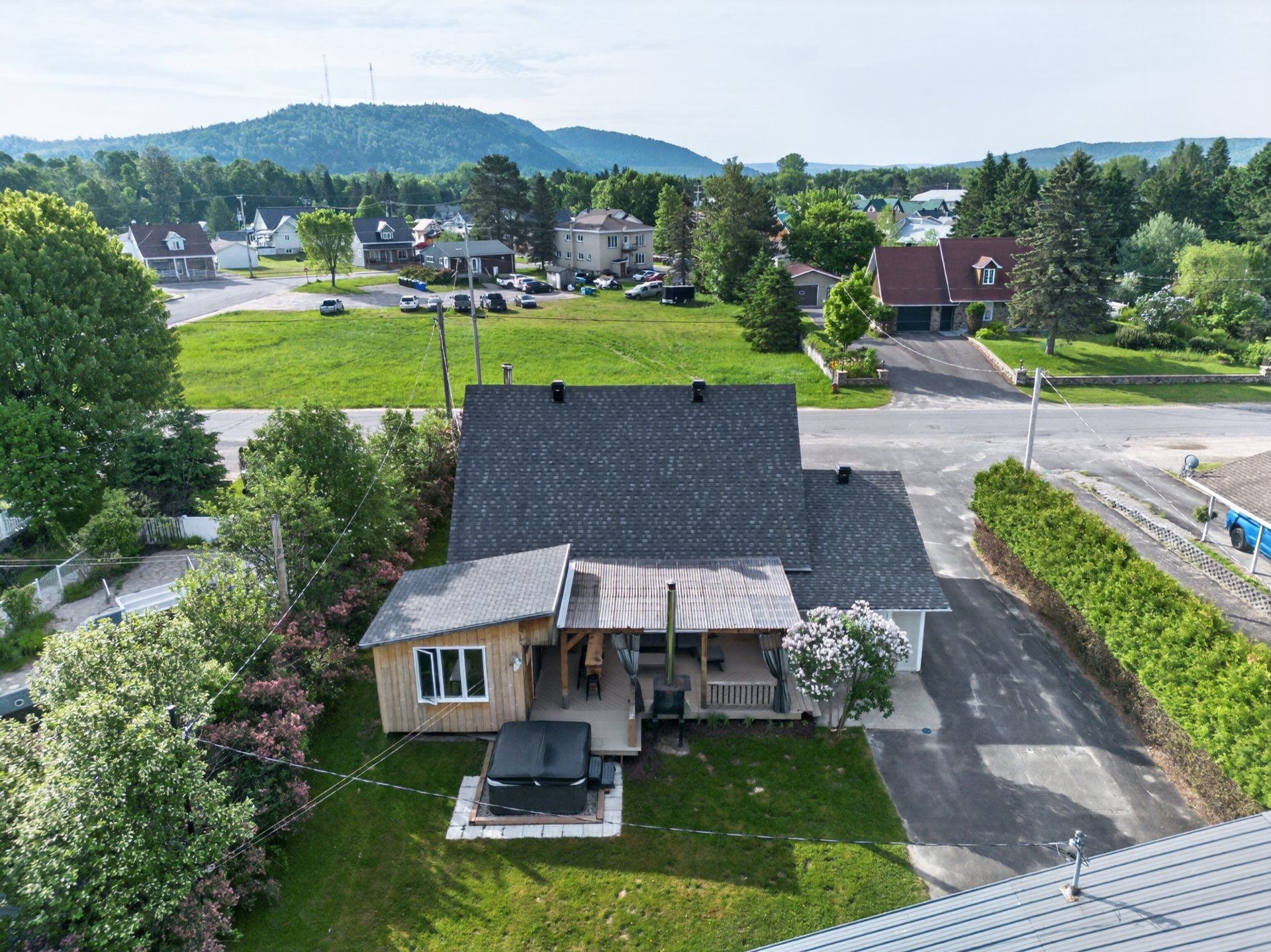 









661


Rue Matawin

,
Saint-Michel-des-Saints,




QC
J0K3B0

