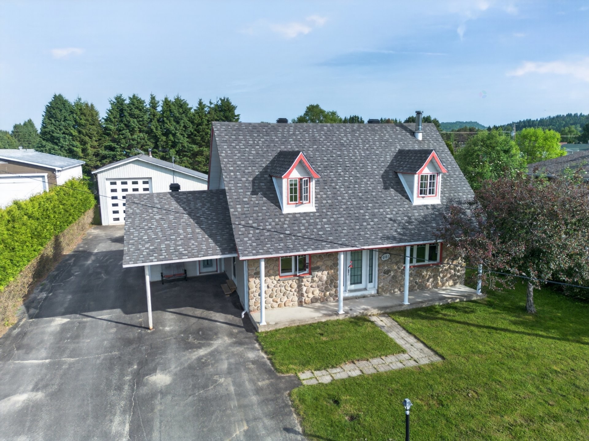 









661


Rue Matawin

,
Saint-Michel-des-Saints,




QC
J0K3B0

