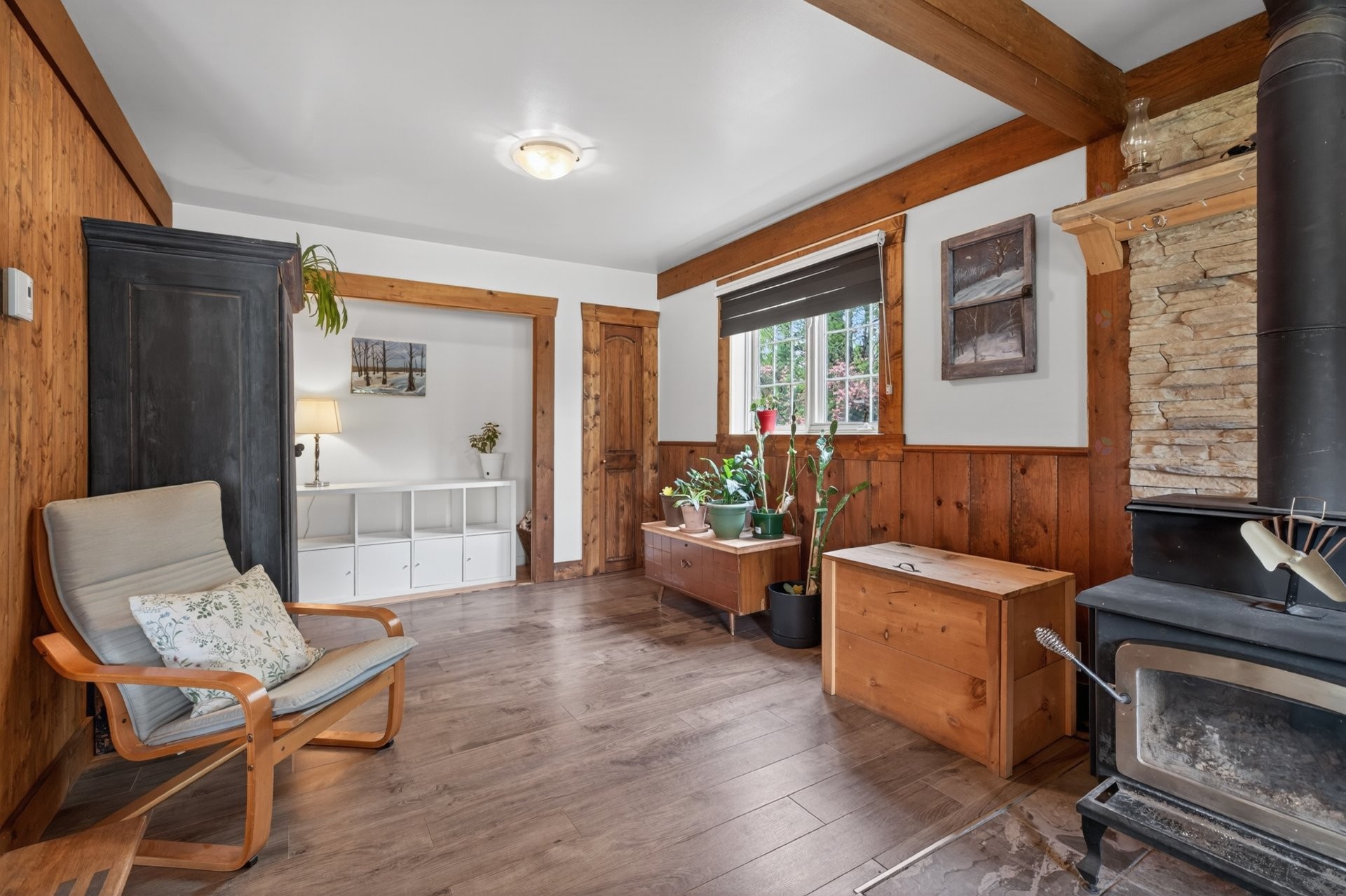 









661


Rue Matawin

,
Saint-Michel-des-Saints,




QC
J0K3B0


