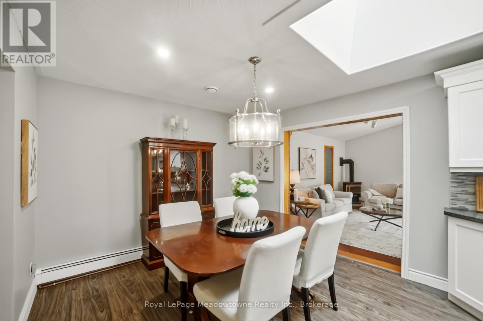 












12 HUNTSMAN GATE

,
Hamilton (Freelton),




Ontario
L8N2Z7

