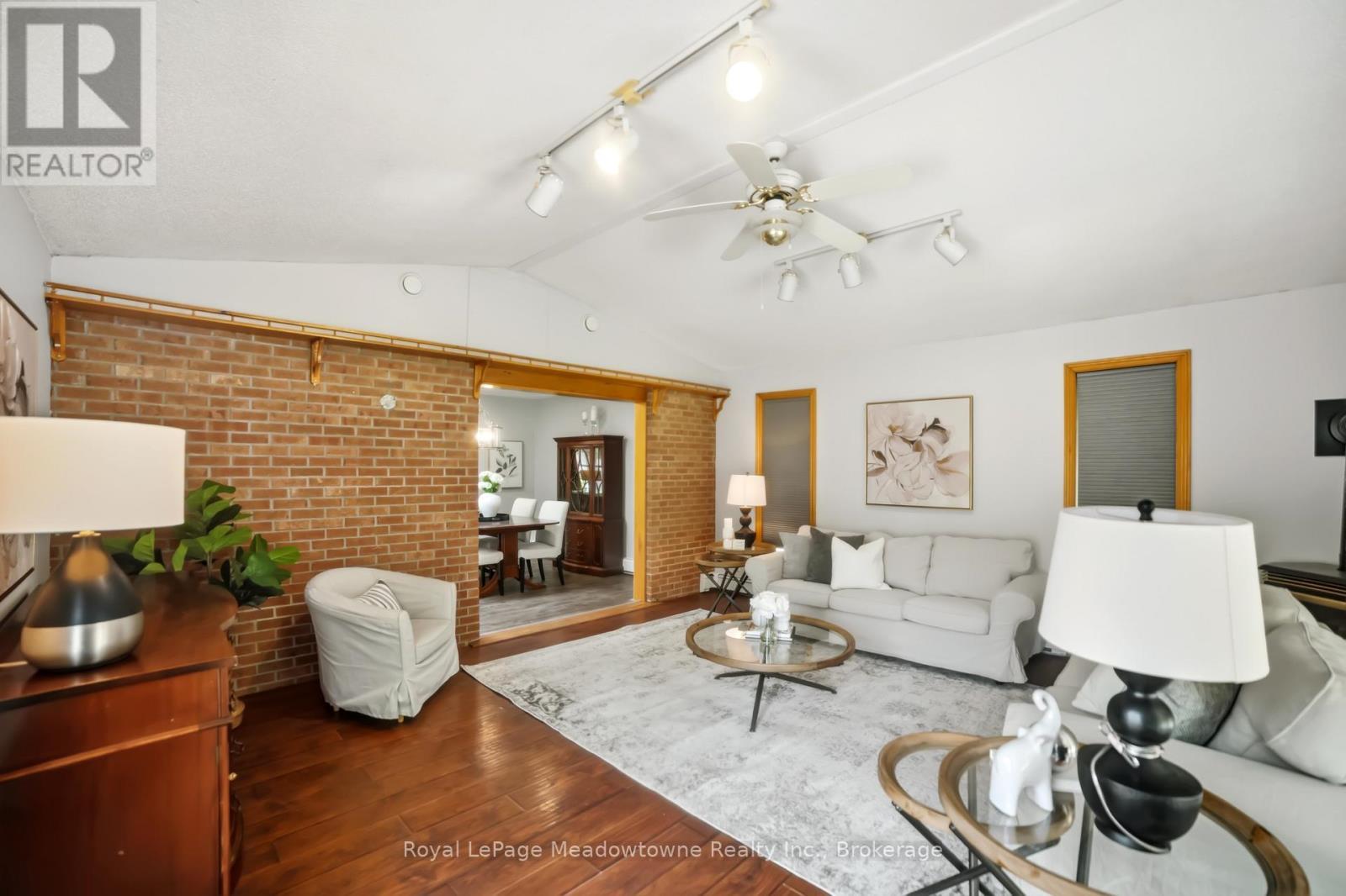












12 HUNTSMAN GATE

,
Hamilton (Freelton),




Ontario
L8N2Z7

