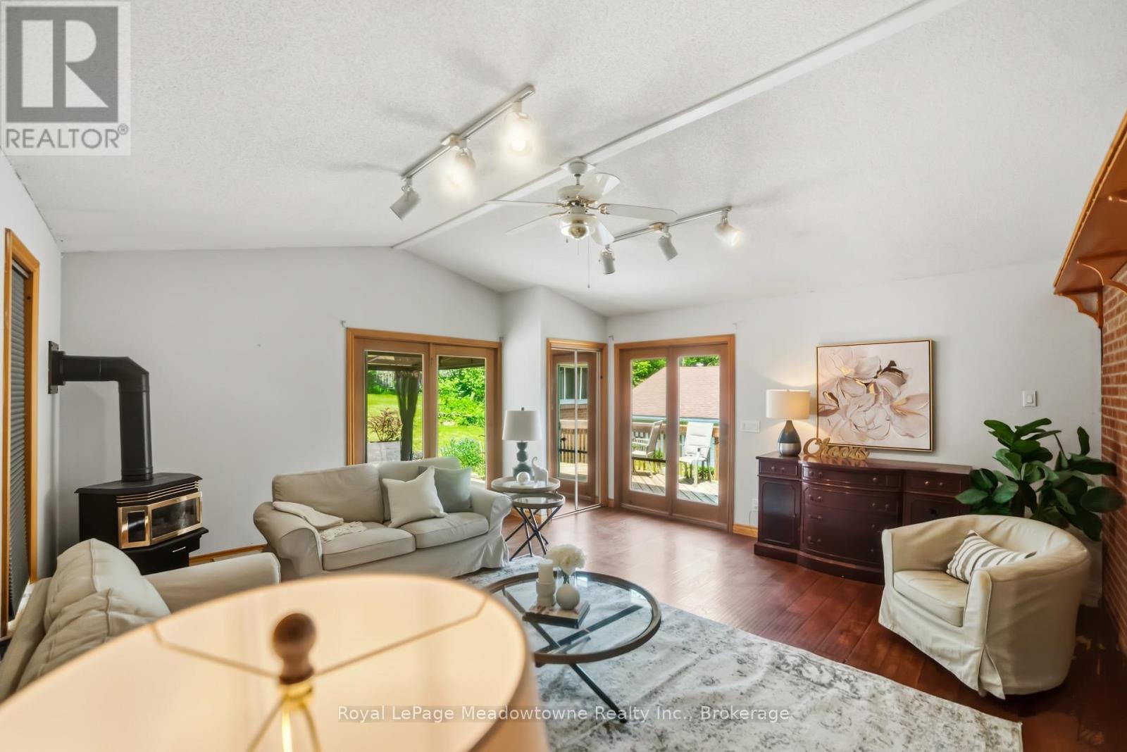 












12 HUNTSMAN GATE

,
Hamilton (Freelton),




Ontario
L8N2Z7

