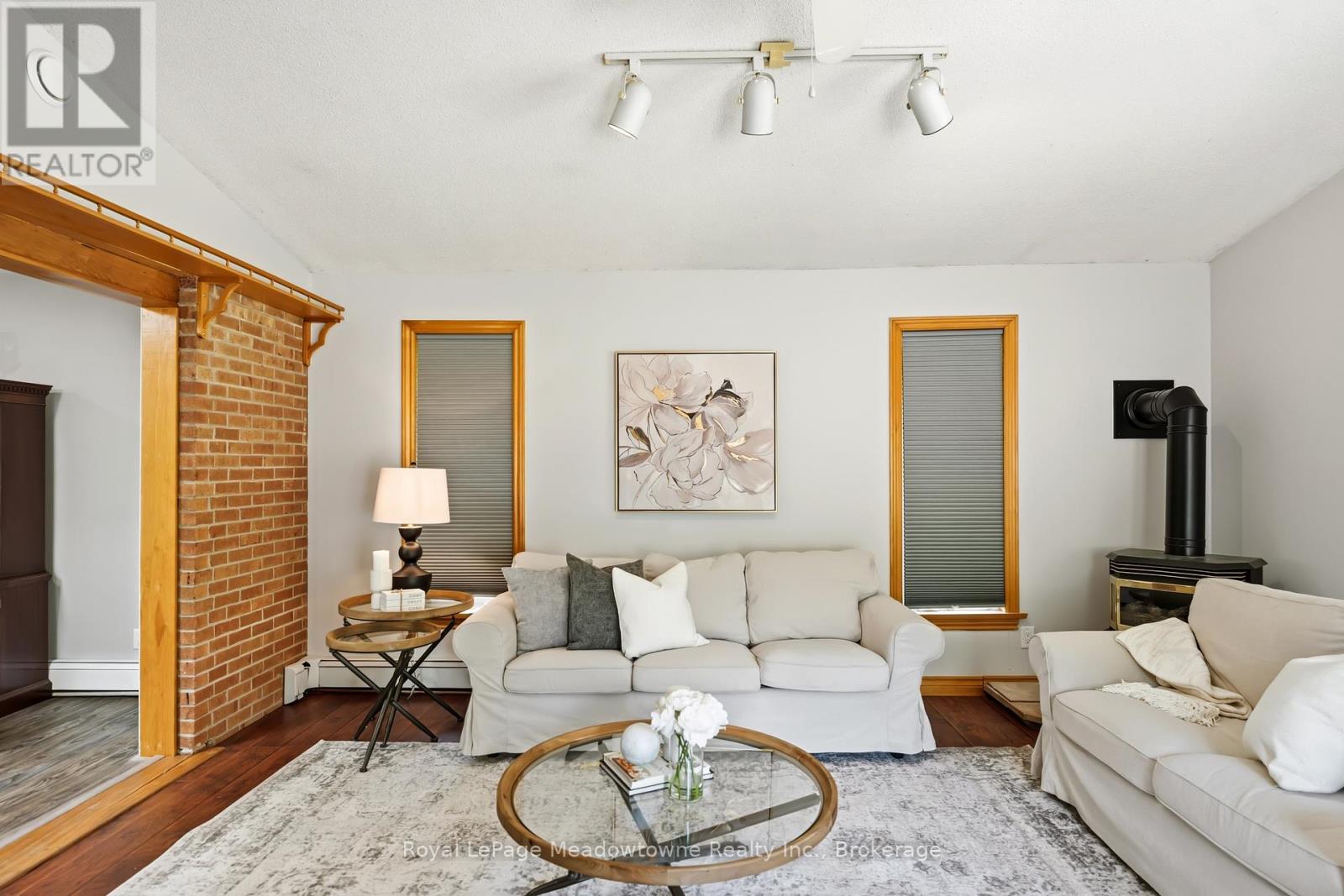 












12 HUNTSMAN GATE

,
Hamilton (Freelton),




Ontario
L8N2Z7

