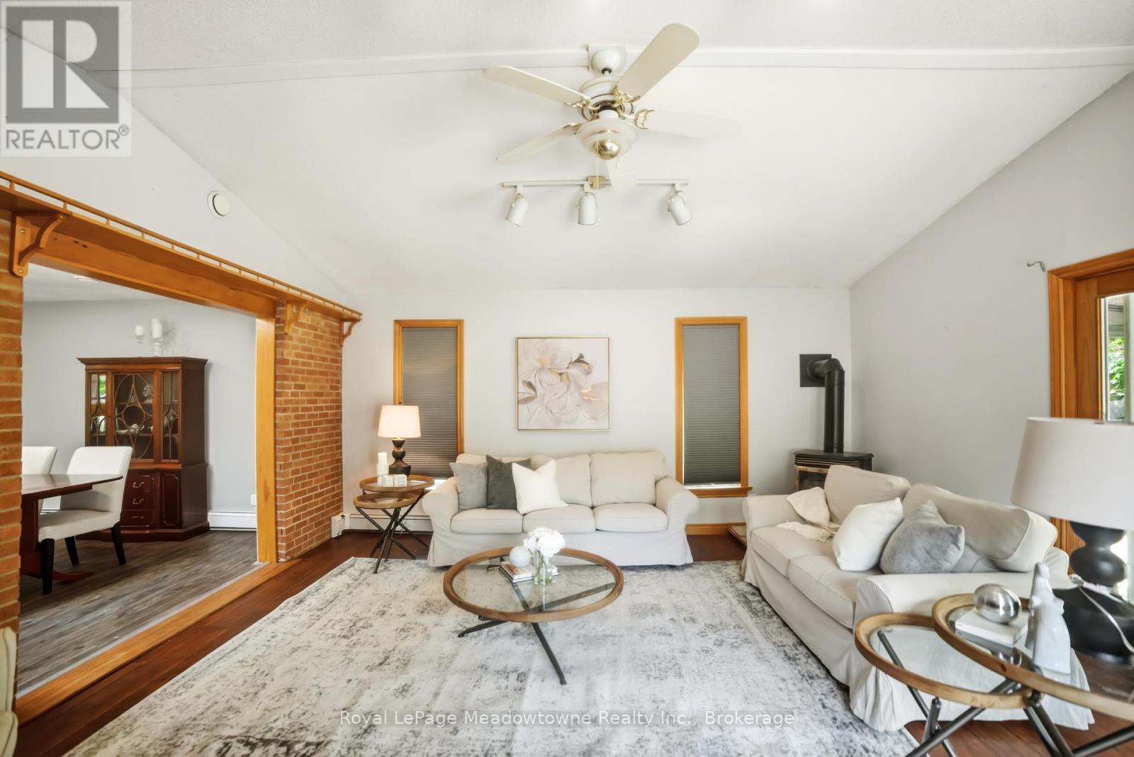












12 HUNTSMAN GATE

,
Hamilton (Freelton),




Ontario
L8N2Z7

