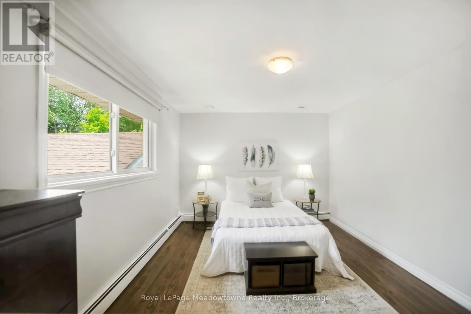 












12 HUNTSMAN GATE

,
Hamilton (Freelton),




Ontario
L8N2Z7

