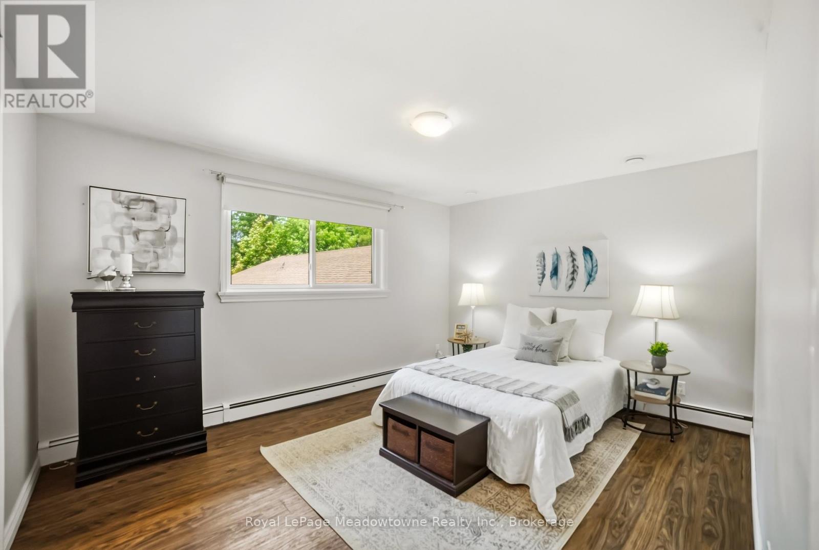 












12 HUNTSMAN GATE

,
Hamilton (Freelton),




Ontario
L8N2Z7

