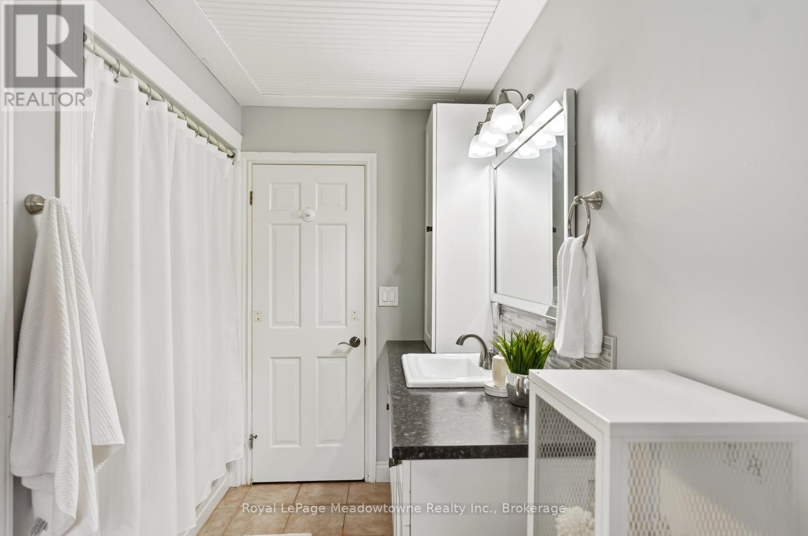 












12 HUNTSMAN GATE

,
Hamilton (Freelton),




Ontario
L8N2Z7

