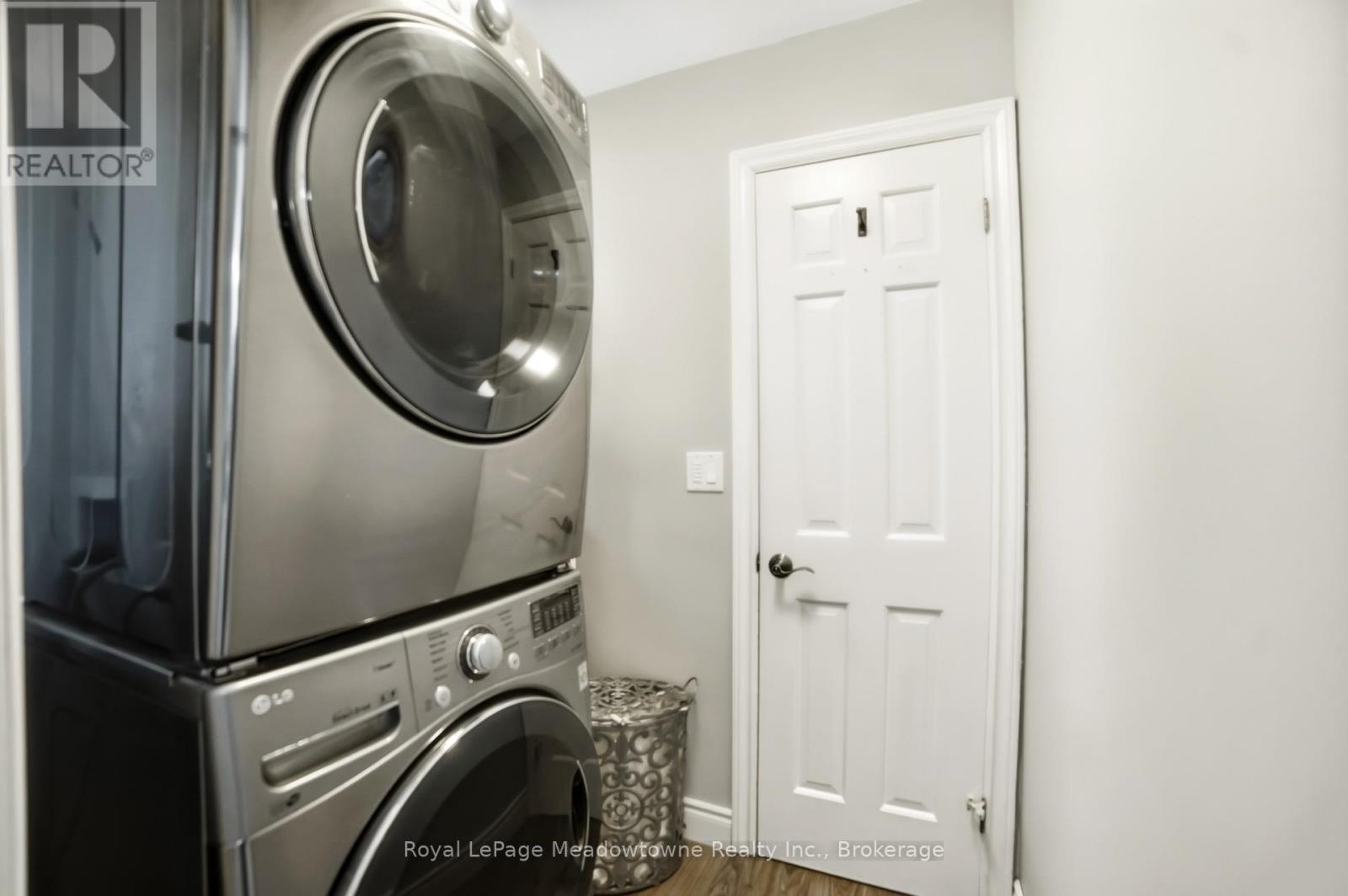 












12 HUNTSMAN GATE

,
Hamilton (Freelton),




Ontario
L8N2Z7

