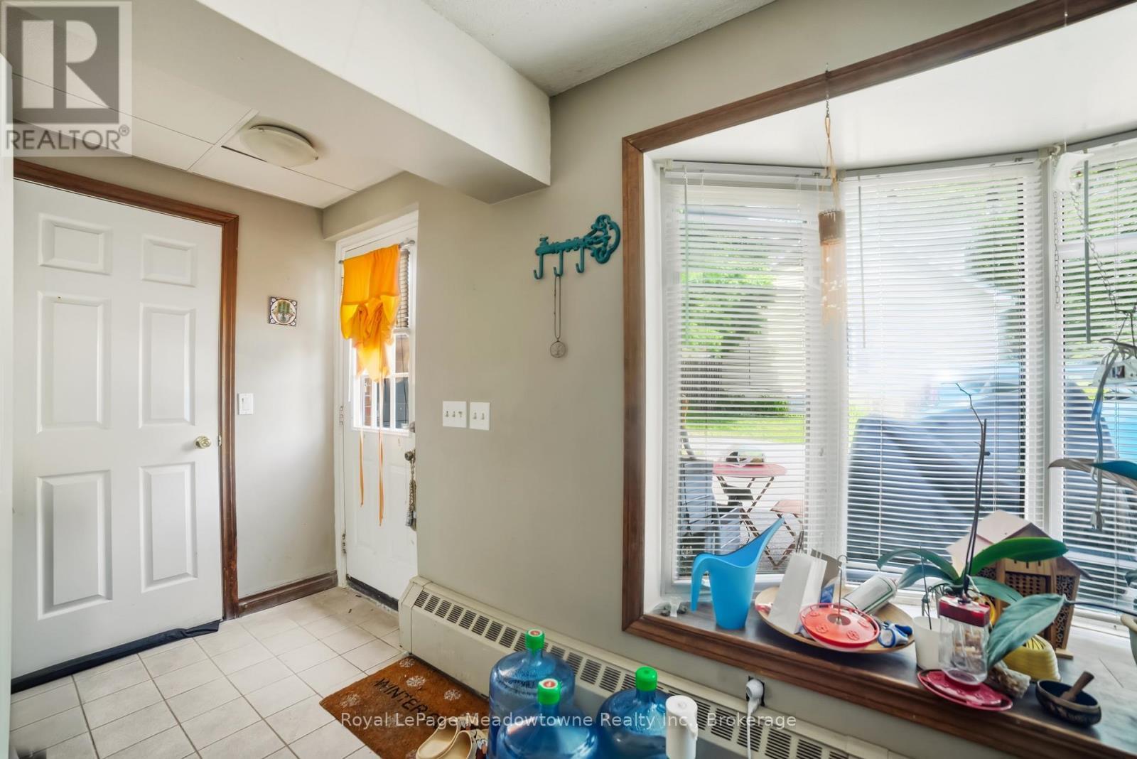 












12 HUNTSMAN GATE

,
Hamilton (Freelton),




Ontario
L8N2Z7

